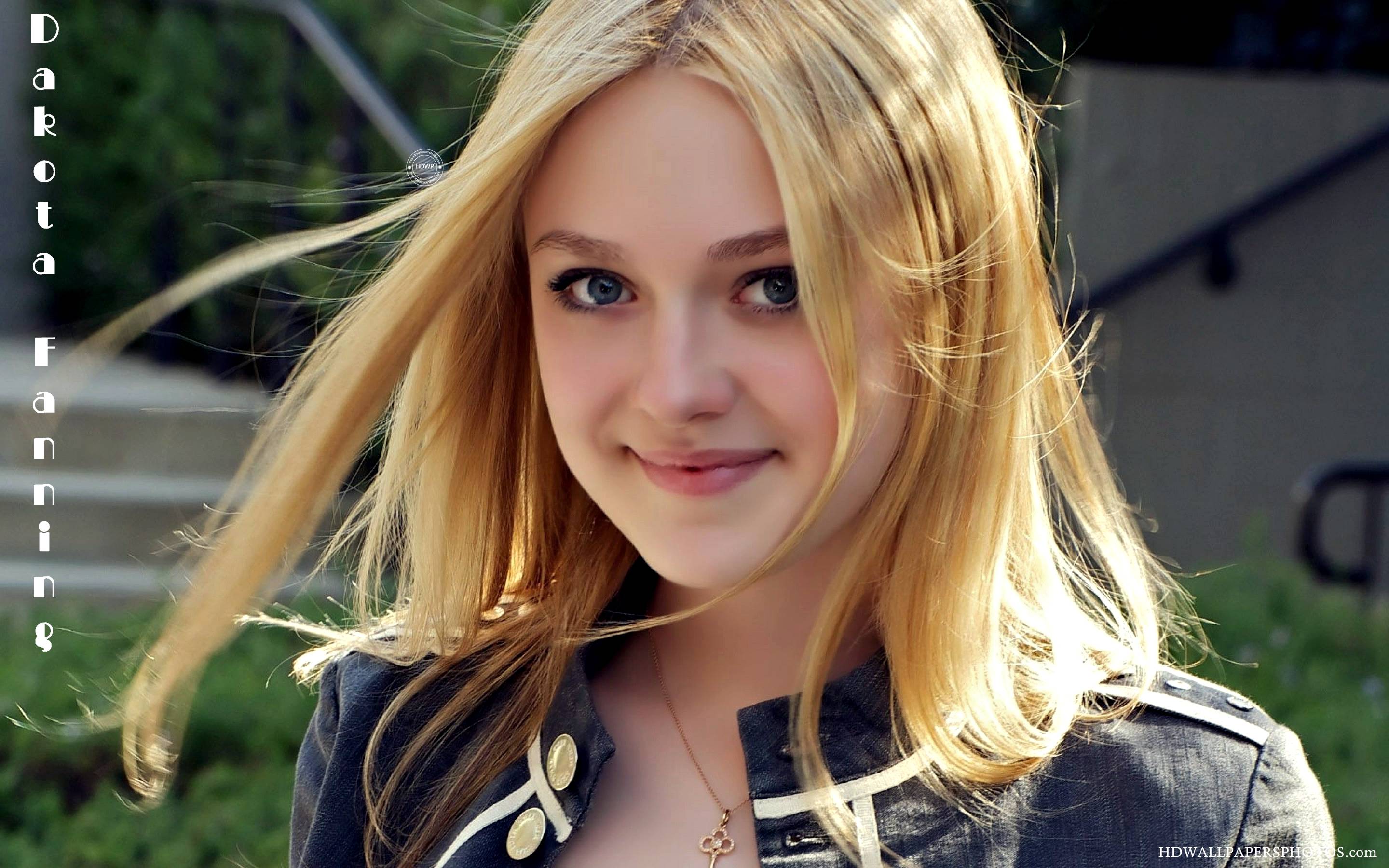 Dakota Fanning As Viena Wallpapers