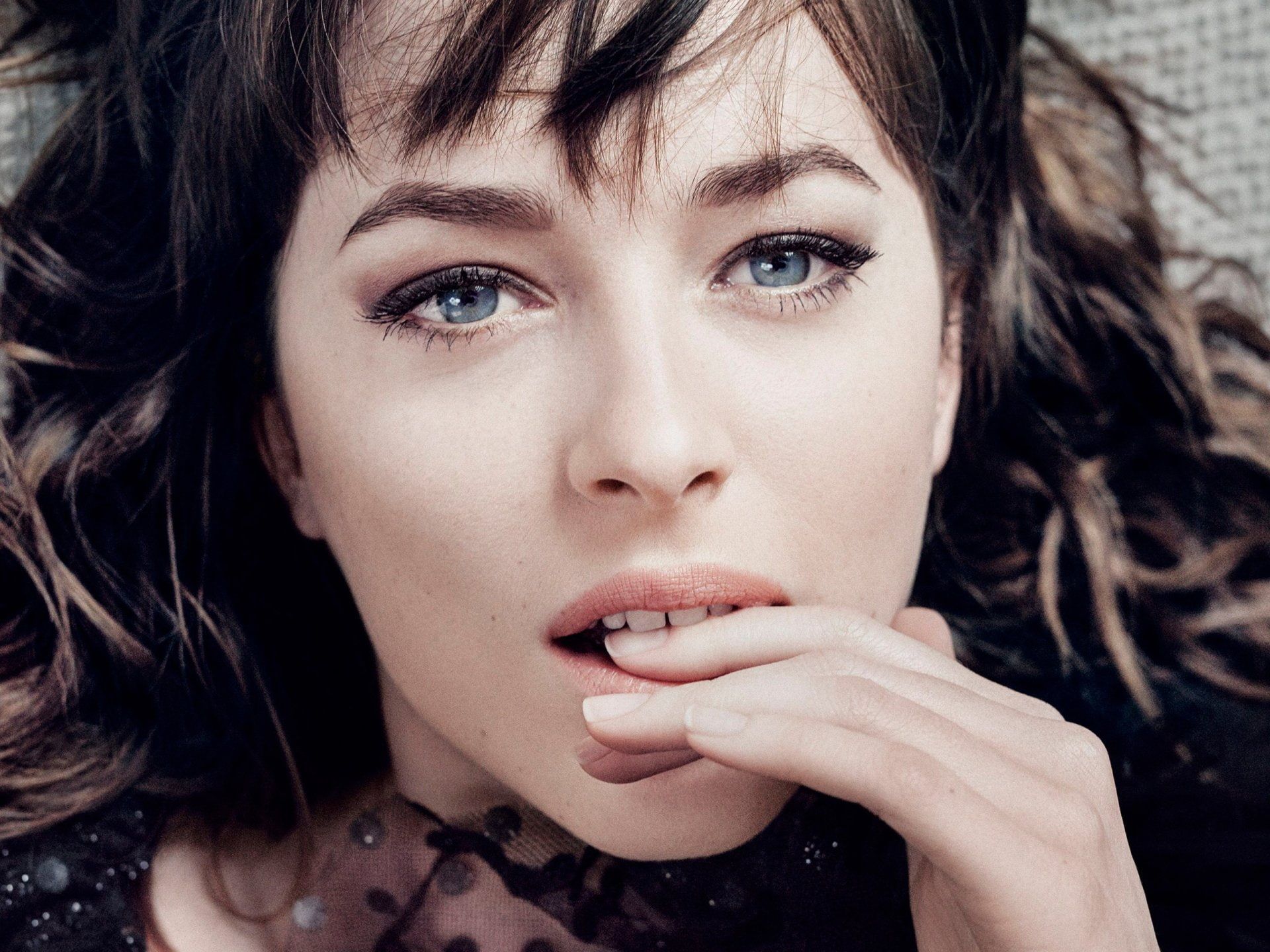 Dakota Johnson Beautiful Face Wallpapers