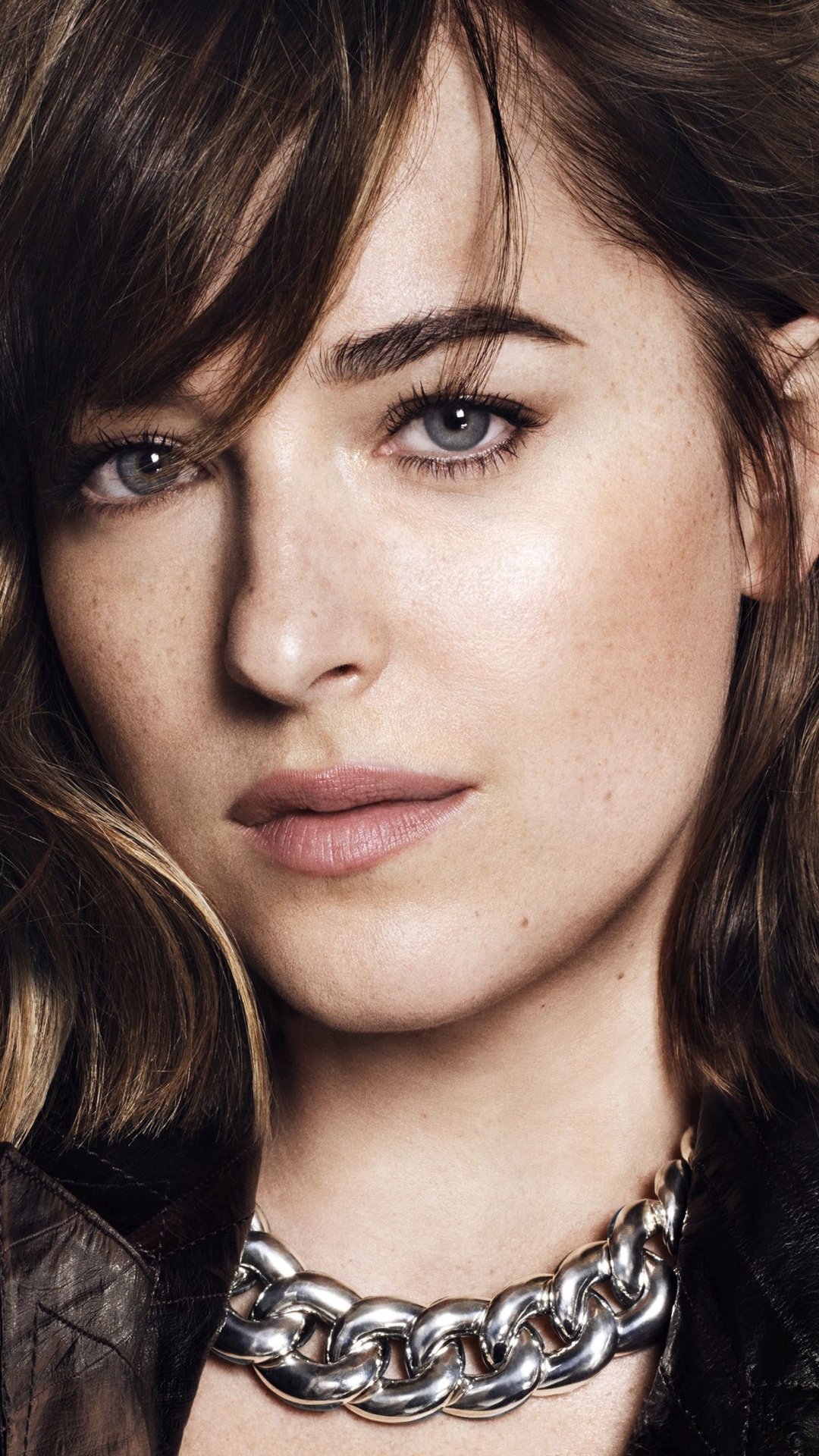 Dakota Johnson Face Close Up Wallpapers