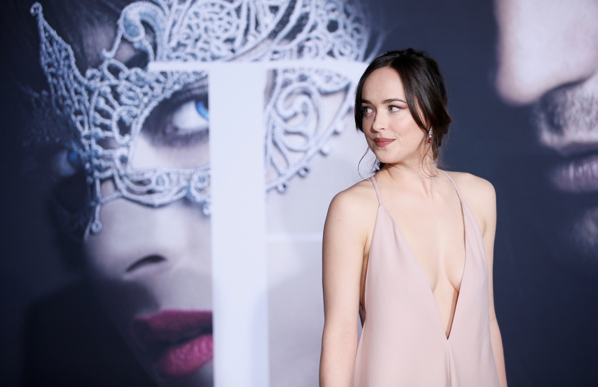 Dakota Johnson Vogue Spain Wallpapers