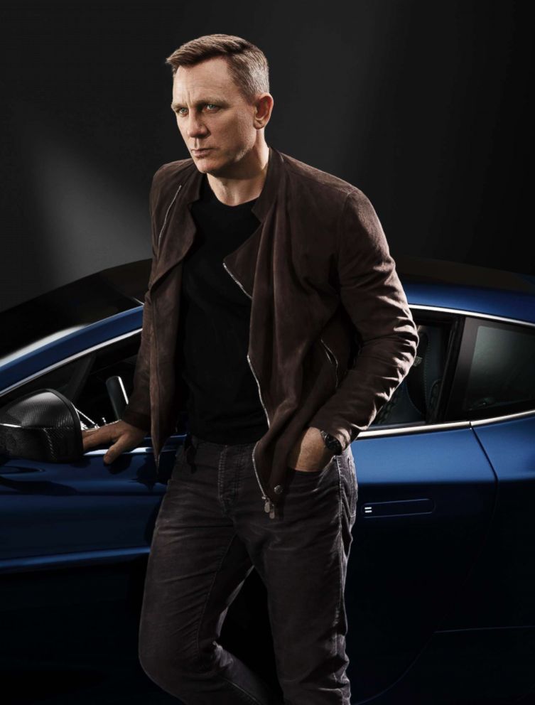 Daniel Craig 007 James Bond Aston Martin Car Photoshoot Wallpapers