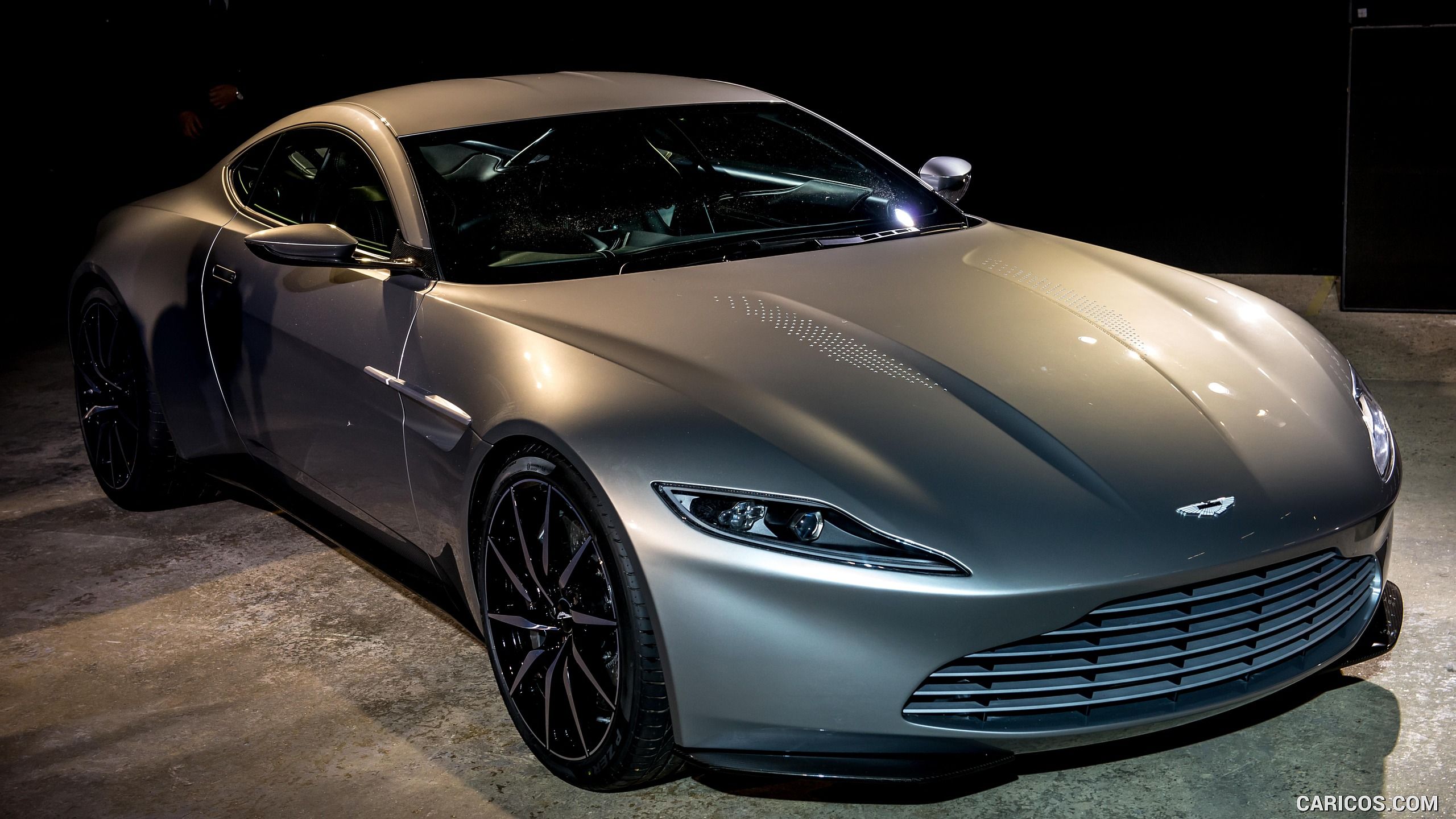 Daniel Craig 007 James Bond Aston Martin Car Wallpapers