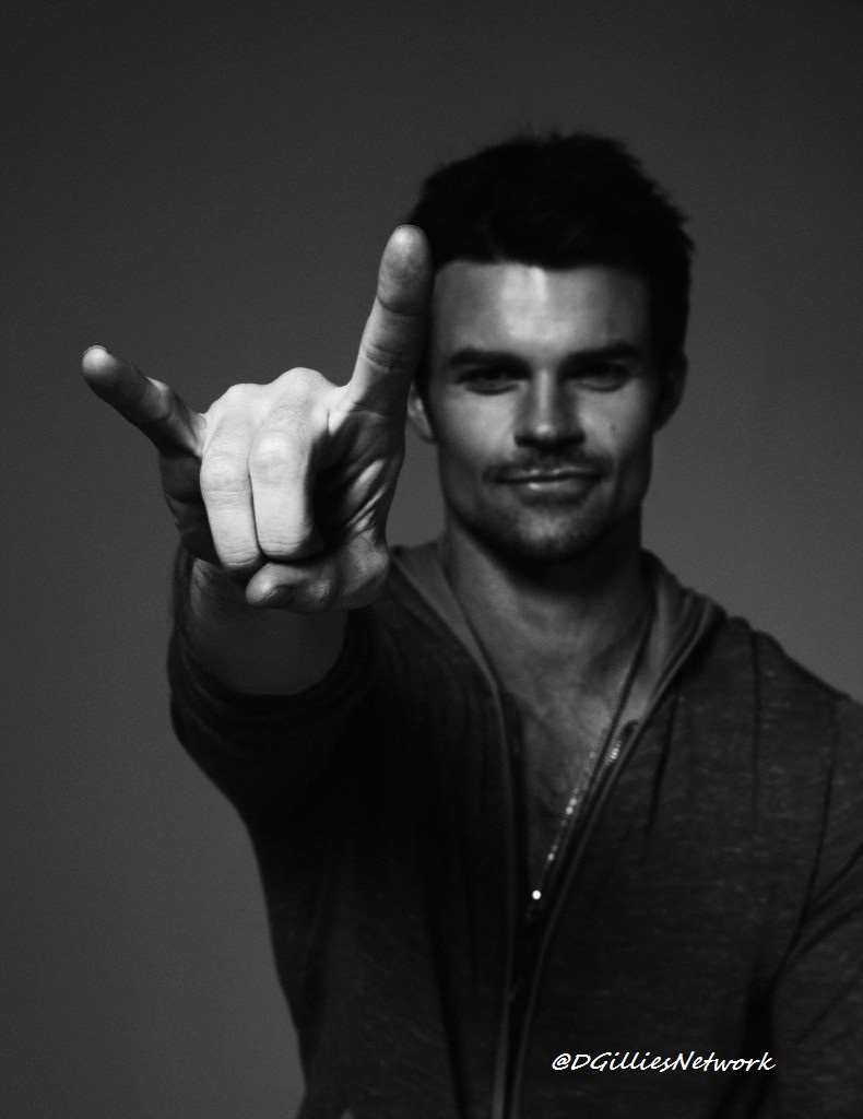 Daniel Gillies Coming Home In The Dark Wallpapers