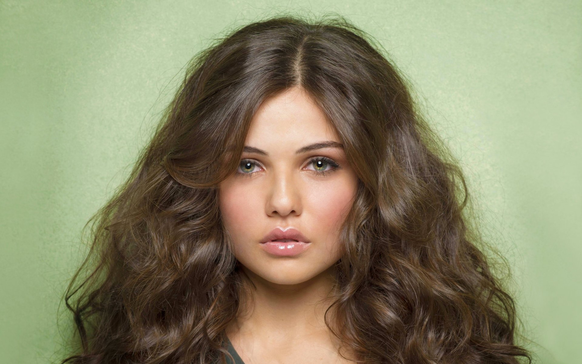 Danielle Campbell Actress Photoshoot Wallpapers