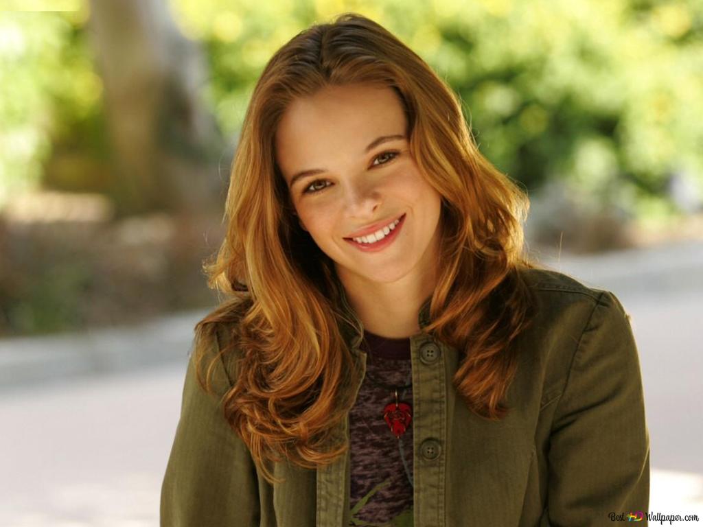Danielle Panabaker Cute Photoshoot Wallpapers