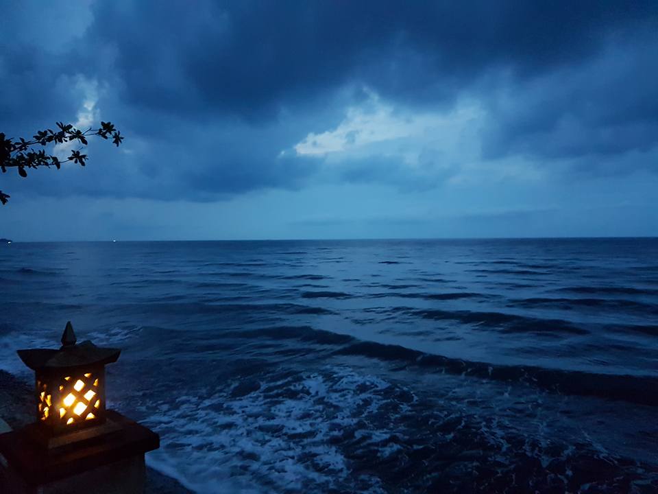 Dark Evening Blue Cloudy Alone Boat In Ocean Wallpapers