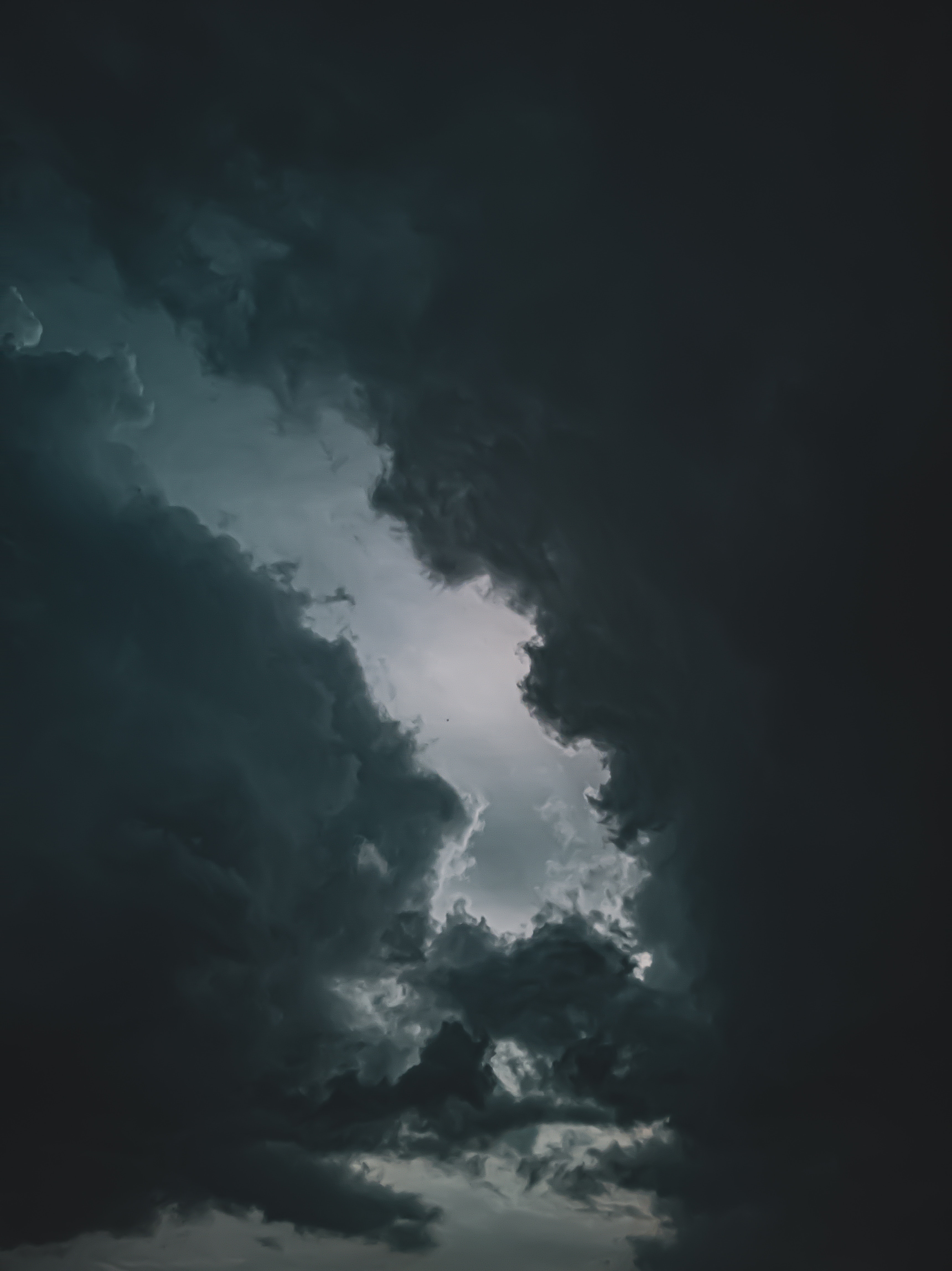 Dark Home Screen Wallpapers