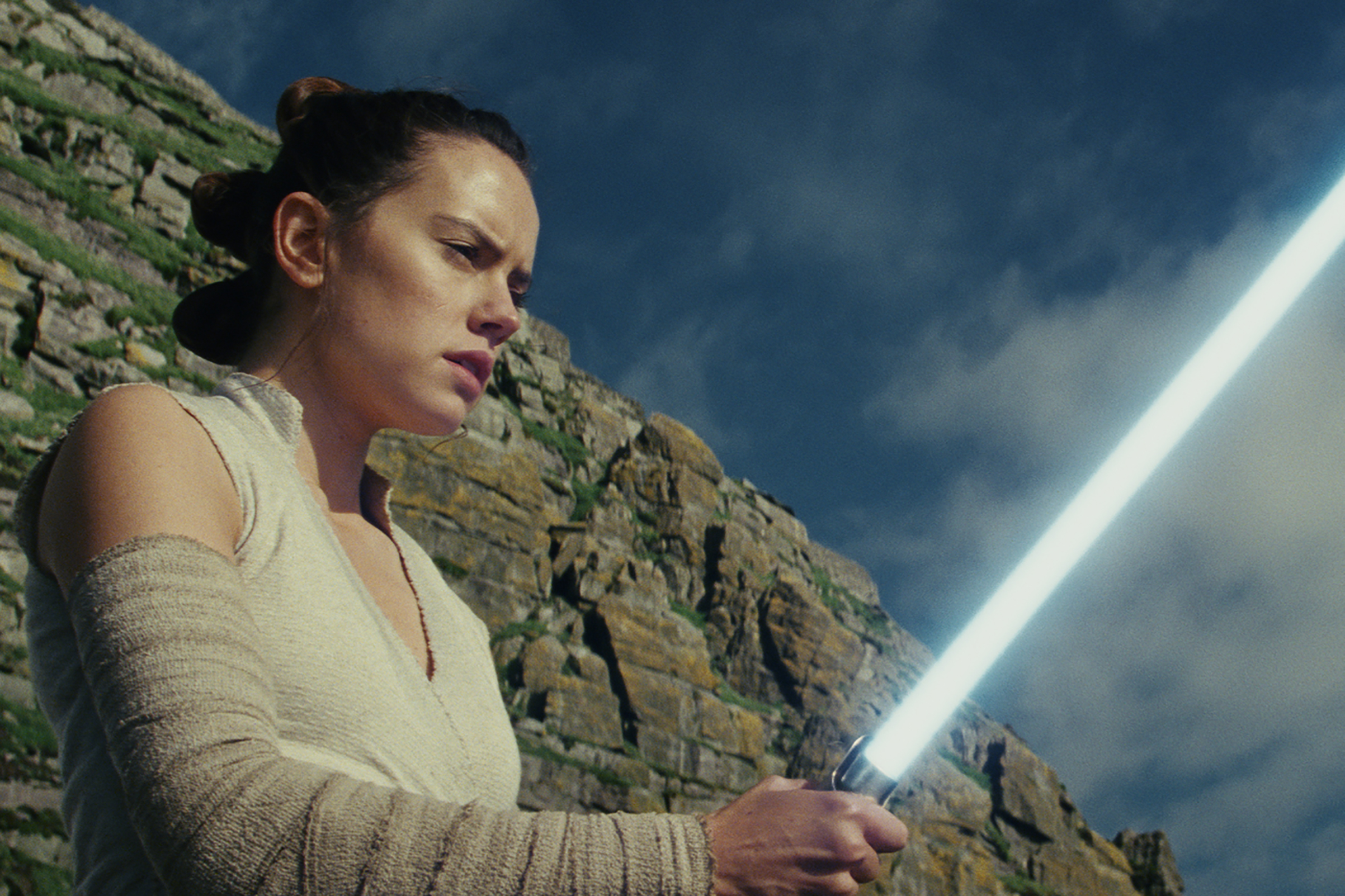 Dark Side Rey And Double Bladed Lightsaber Wallpapers