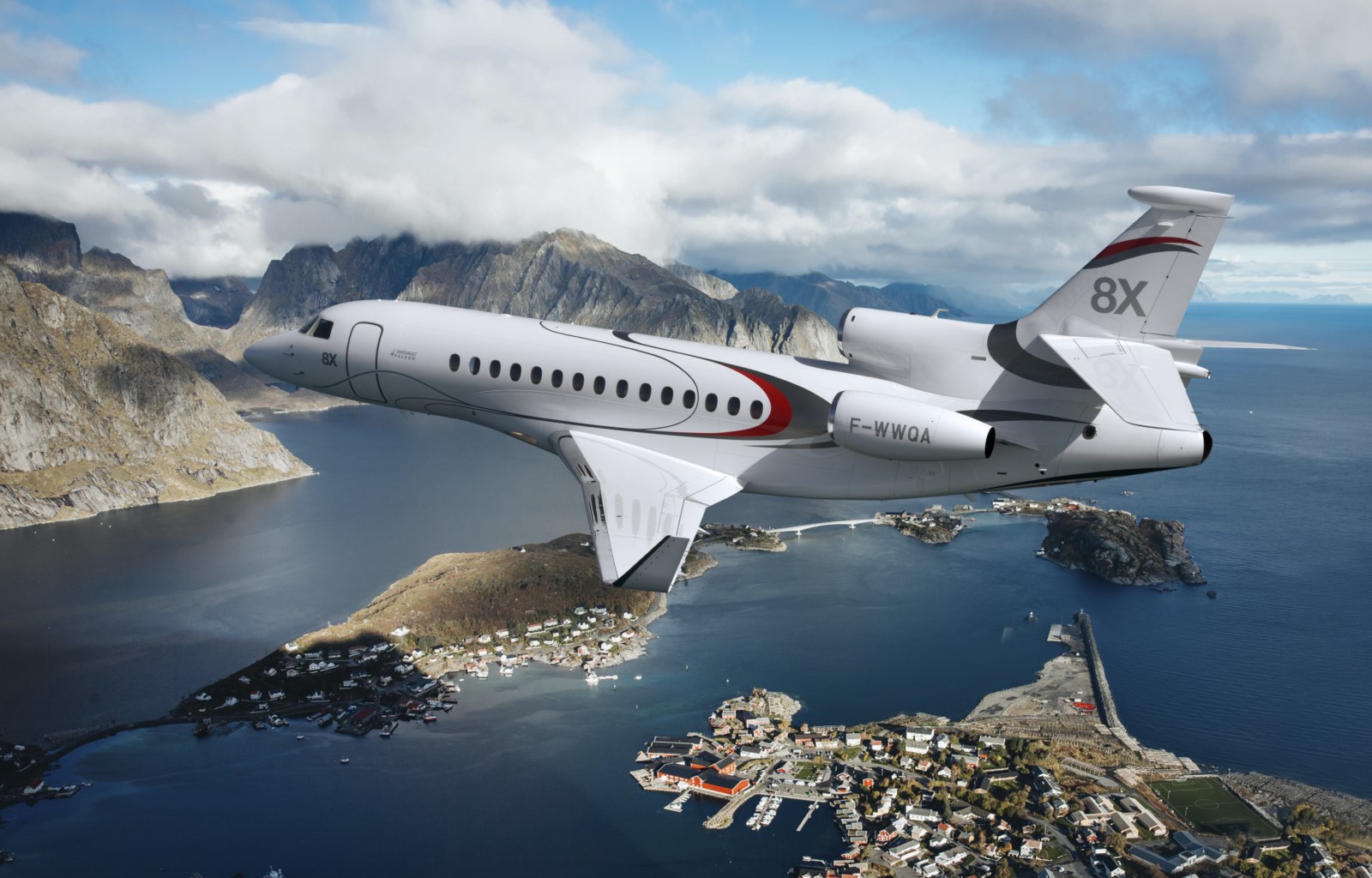 Dassault Falcon 8X Wallpapers