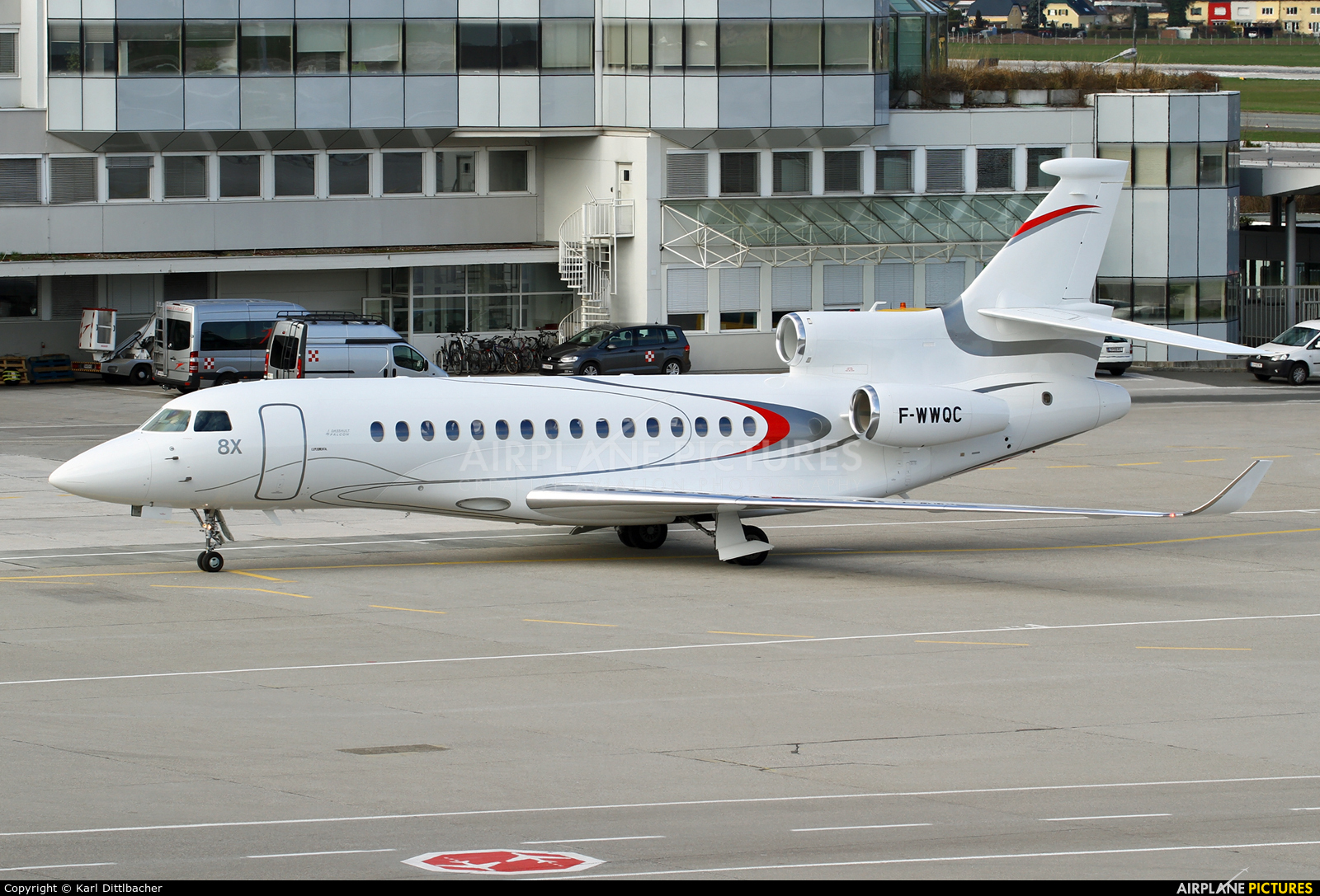 Dassault Falcon 8X Wallpapers