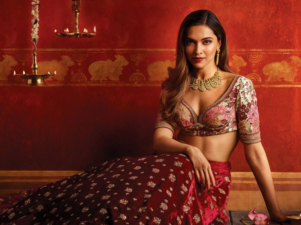 Deepika Padukone Saree Images Wallpapers