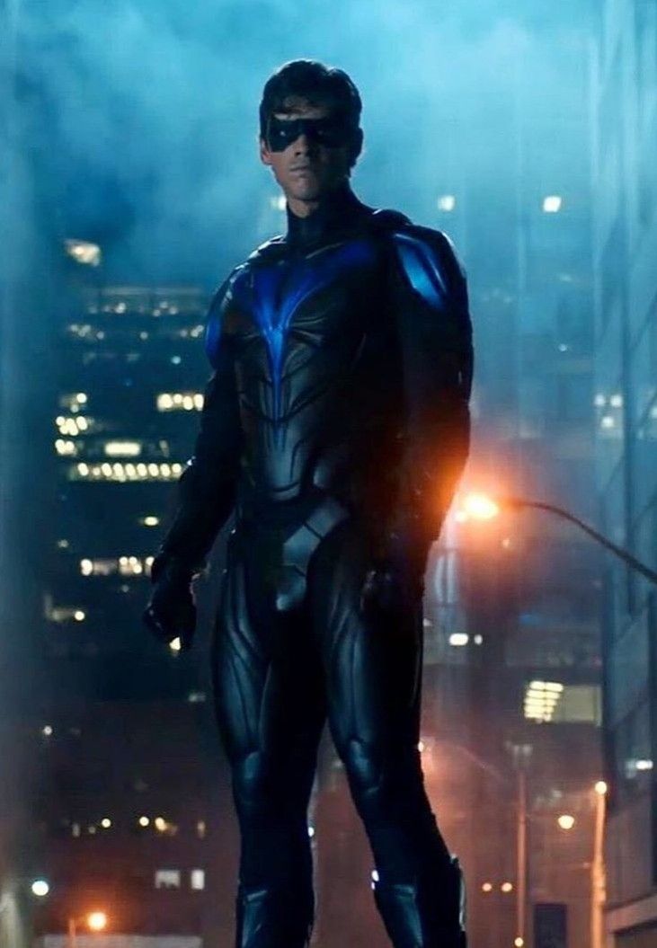 Dick Grayson As Nightwing In Titans Wallpapers