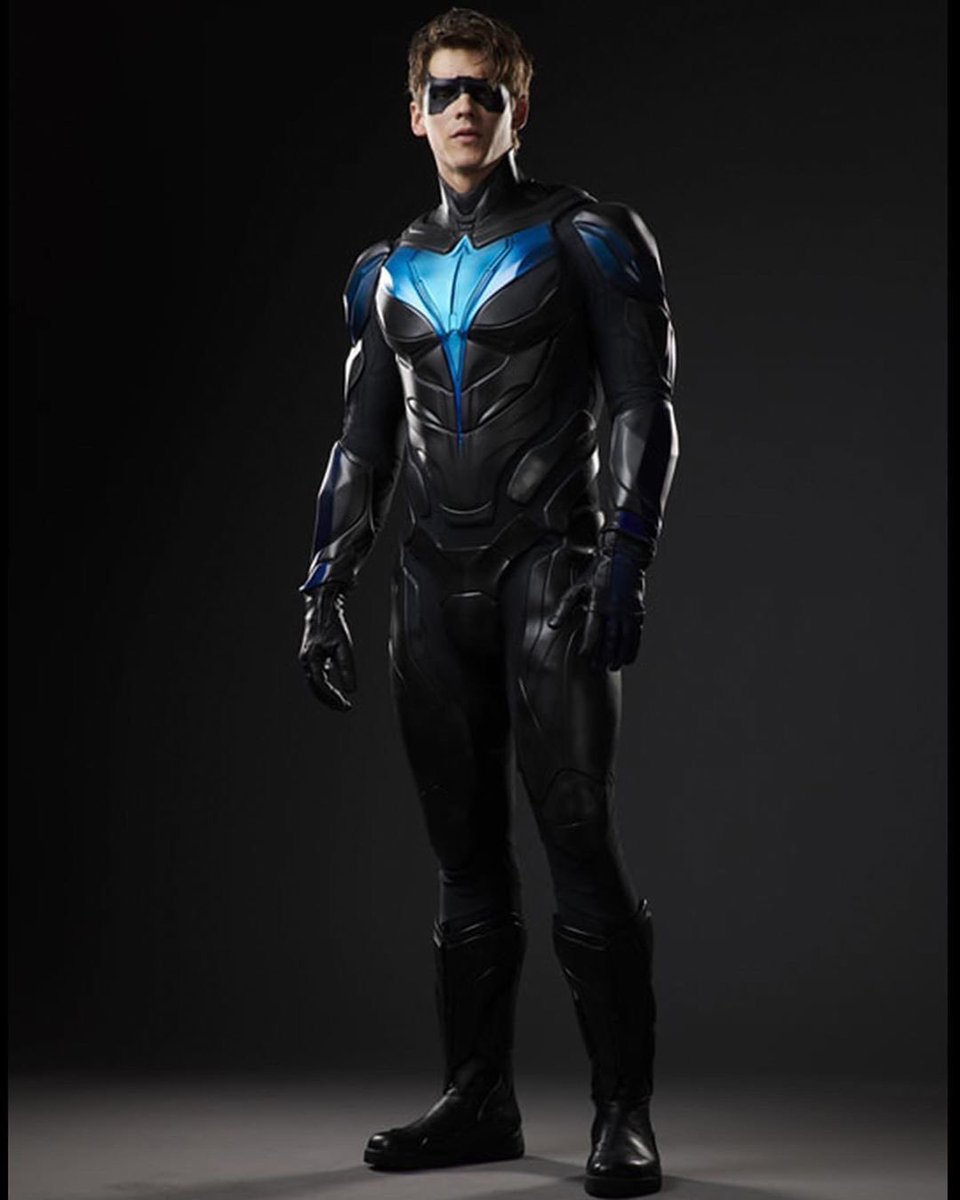 Dick Grayson As Nightwing In Titans Wallpapers