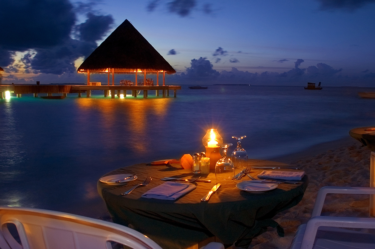 Dining On The Beach At Night In The Maldives Ocean Wallpapers