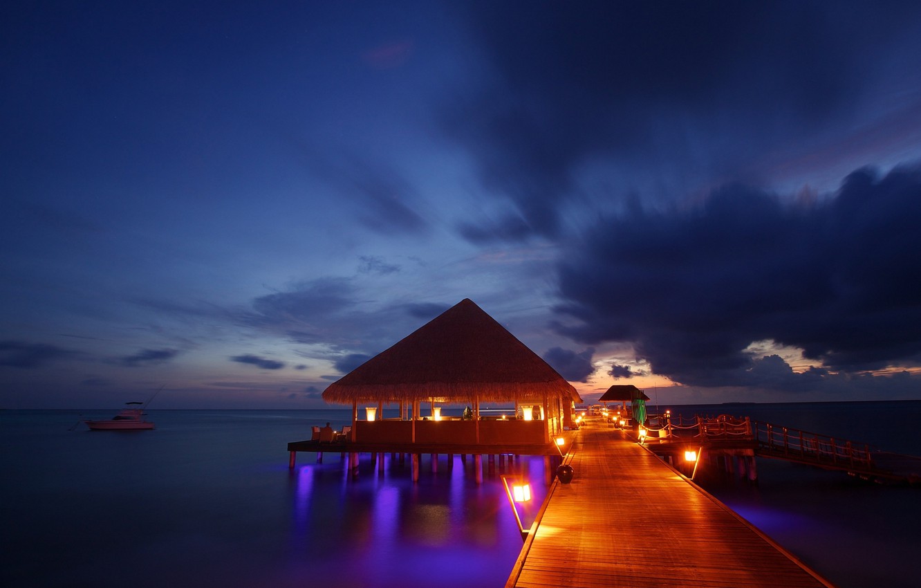 Dining On The Beach At Night In The Maldives Ocean Wallpapers