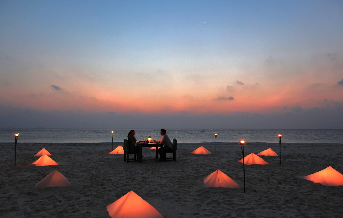 Dining On The Beach At Night In The Maldives Ocean Wallpapers