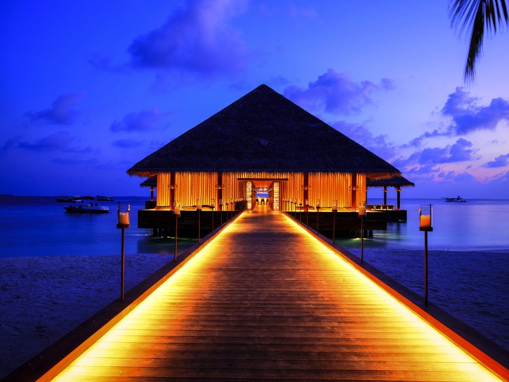 Dining On The Beach At Night In The Maldives Ocean Wallpapers