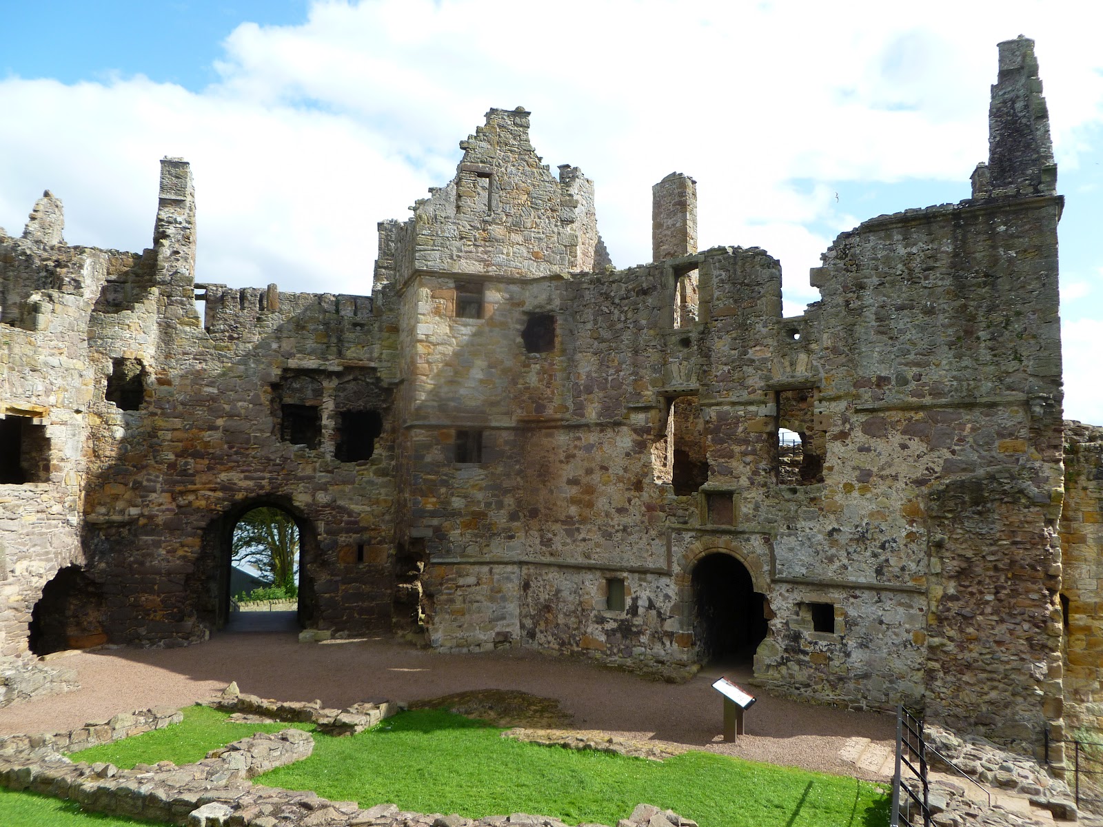 Dirleton Castle Wallpapers