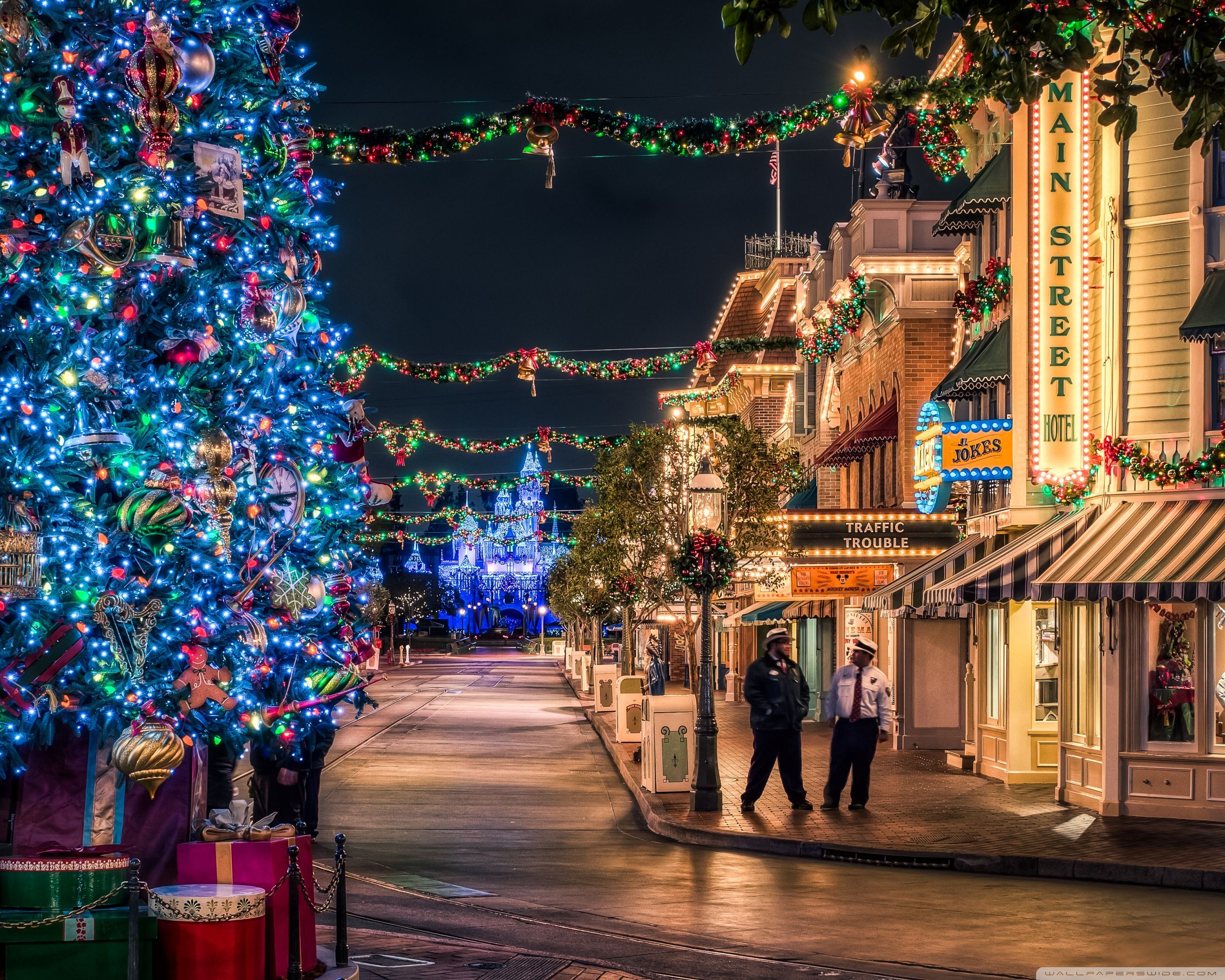 Disneyland Christmas Wallpapers