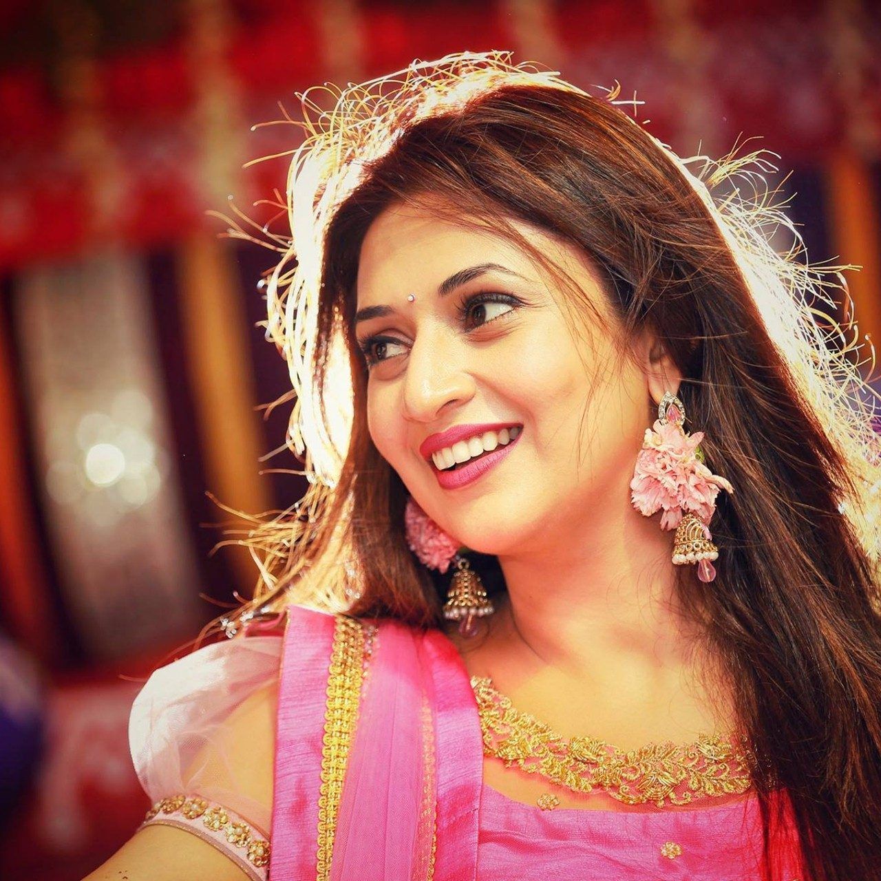 Divyanka Tripathi Beautiful Photos Wallpapers