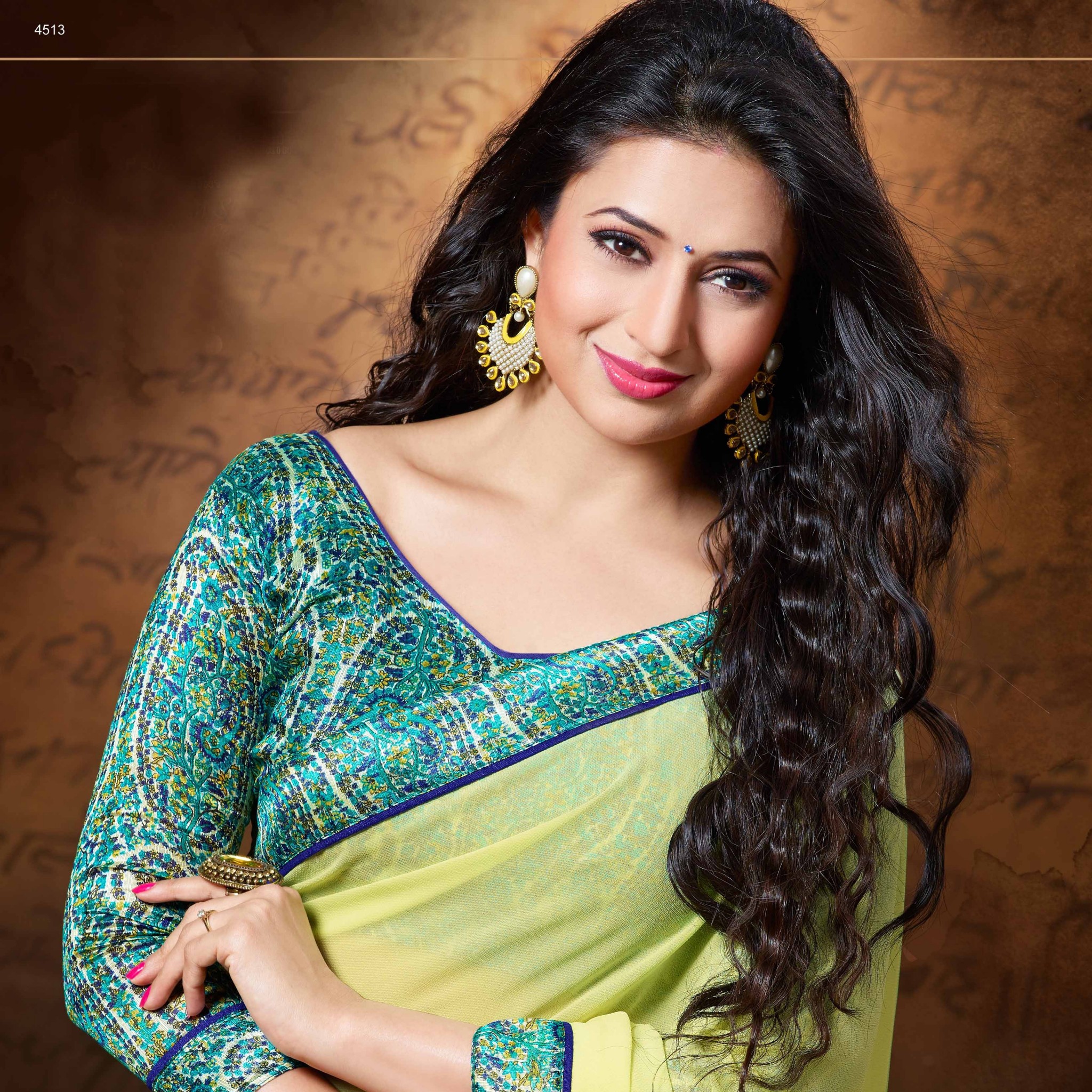 Divyanka Tripathi Beautiful Photos Wallpapers