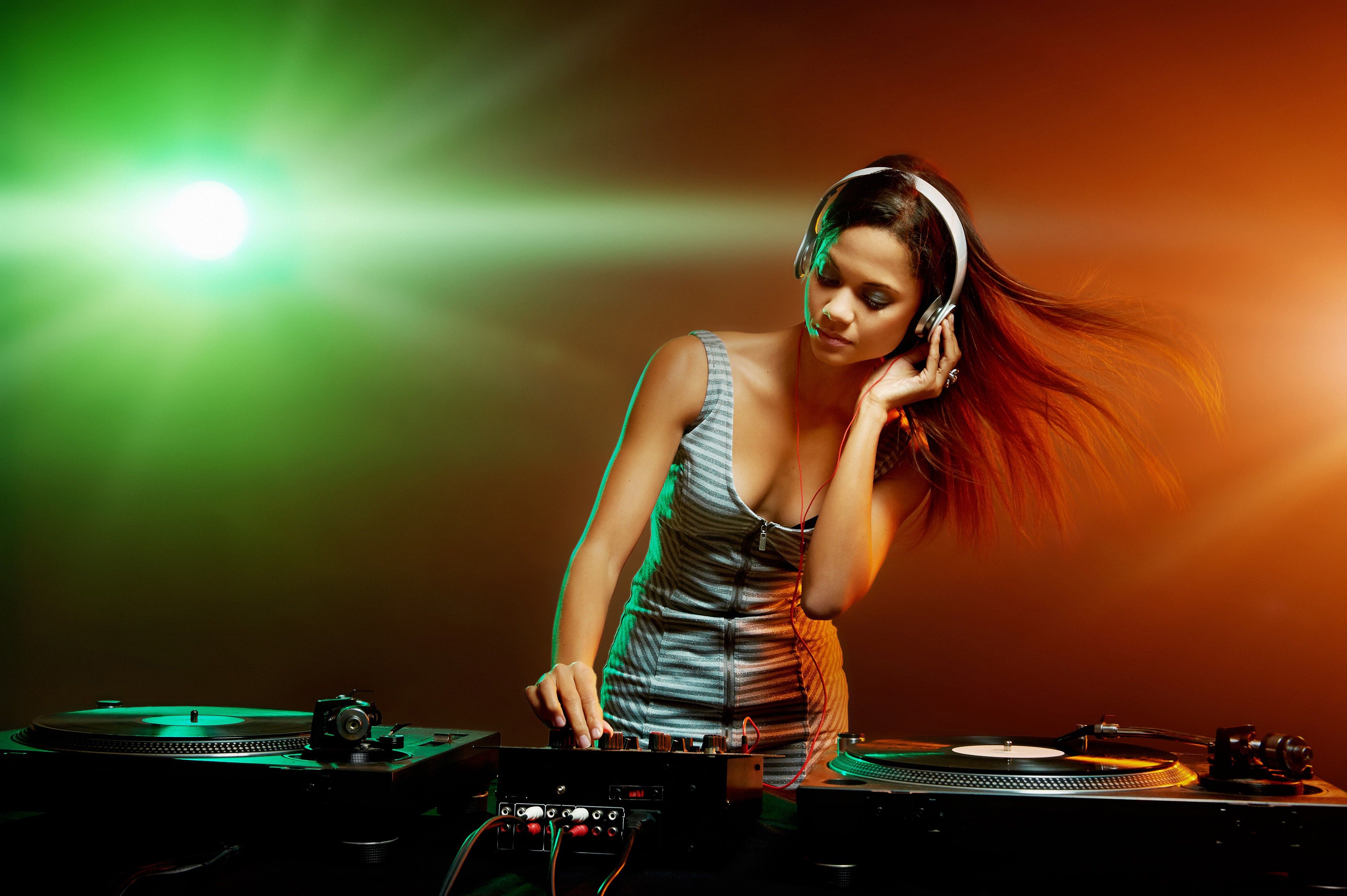 Dj Girl Wallpapers