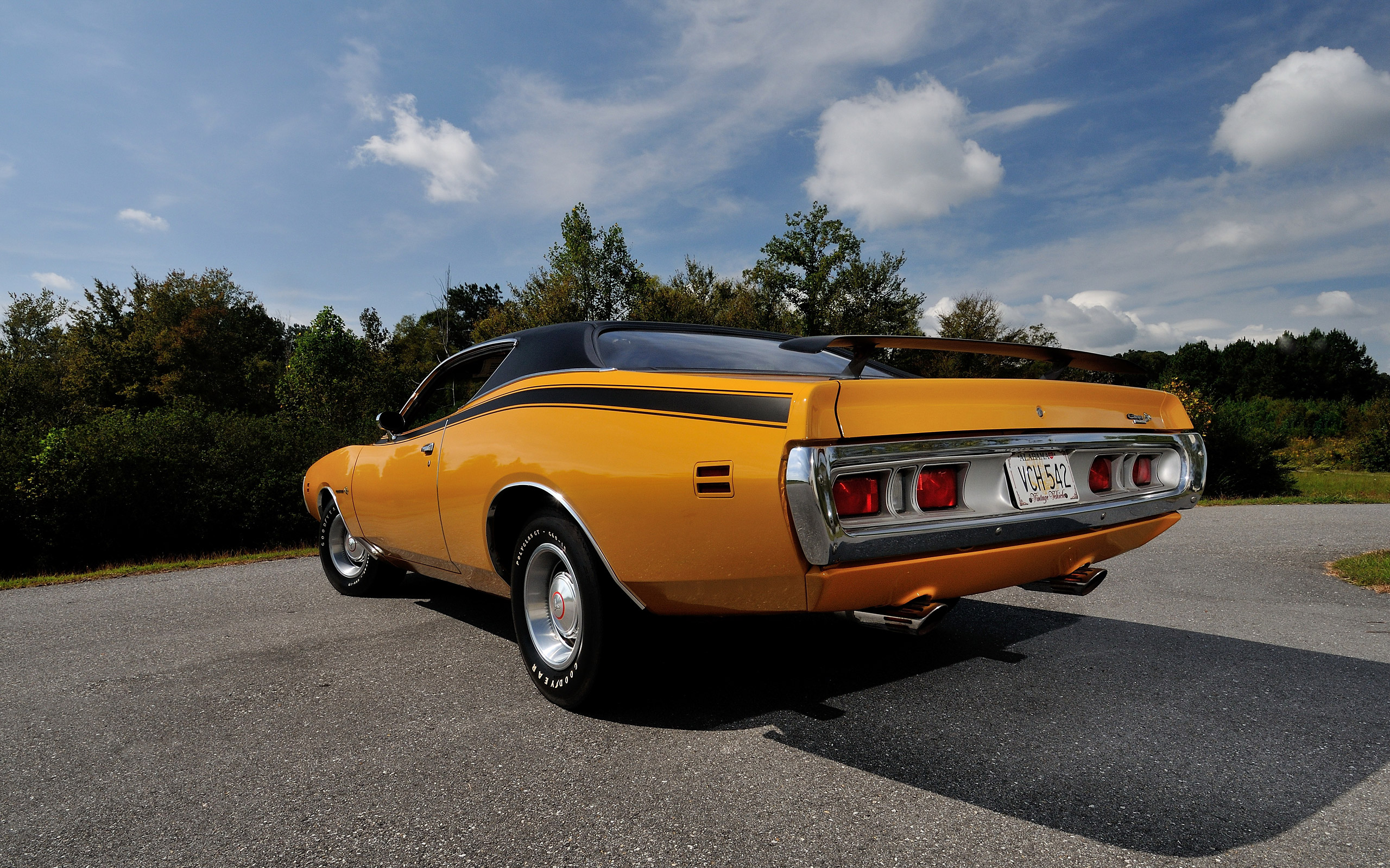 Dodge Charger Super Bee Wallpapers