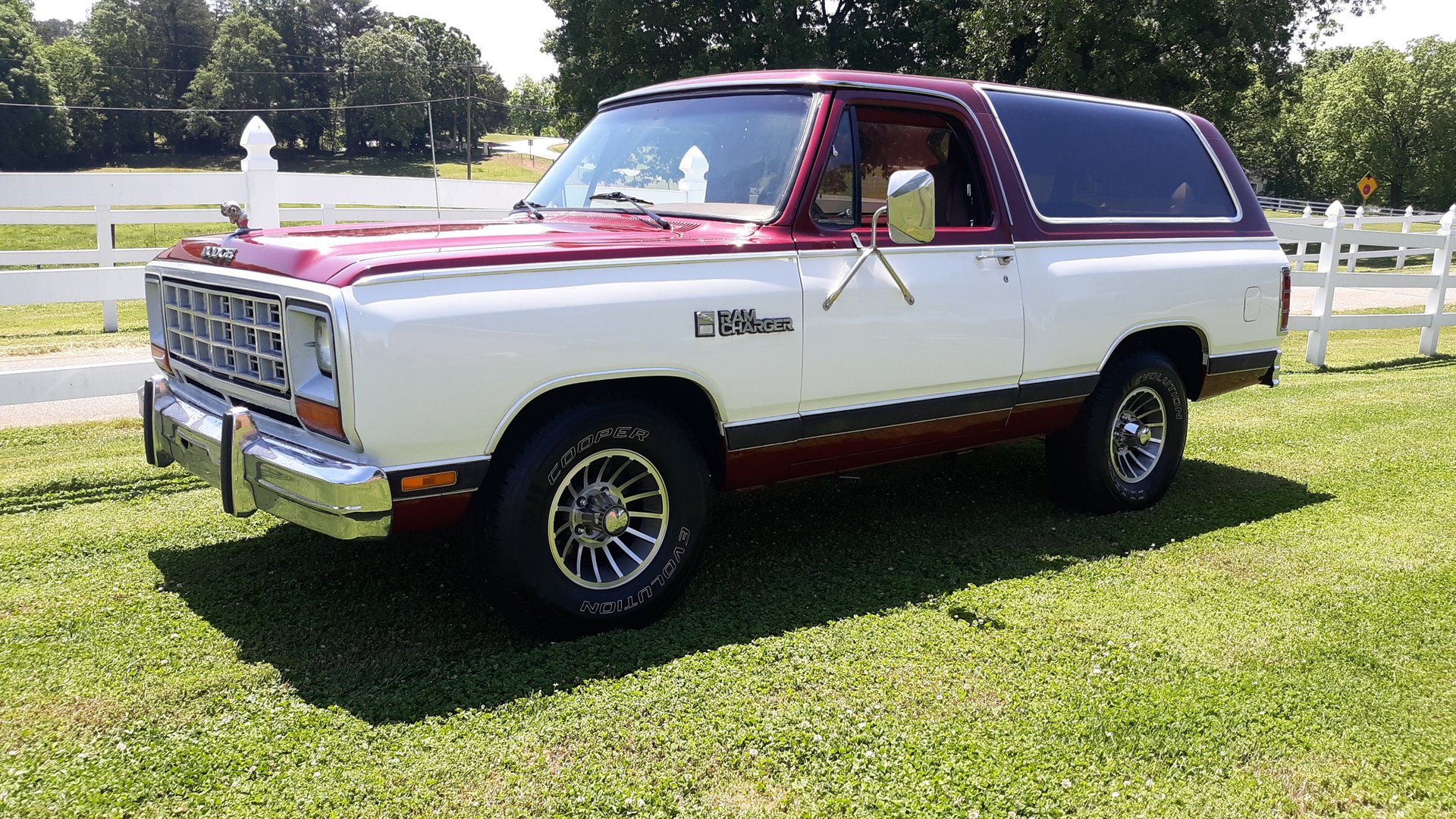 Dodge Ramcharger Wallpapers