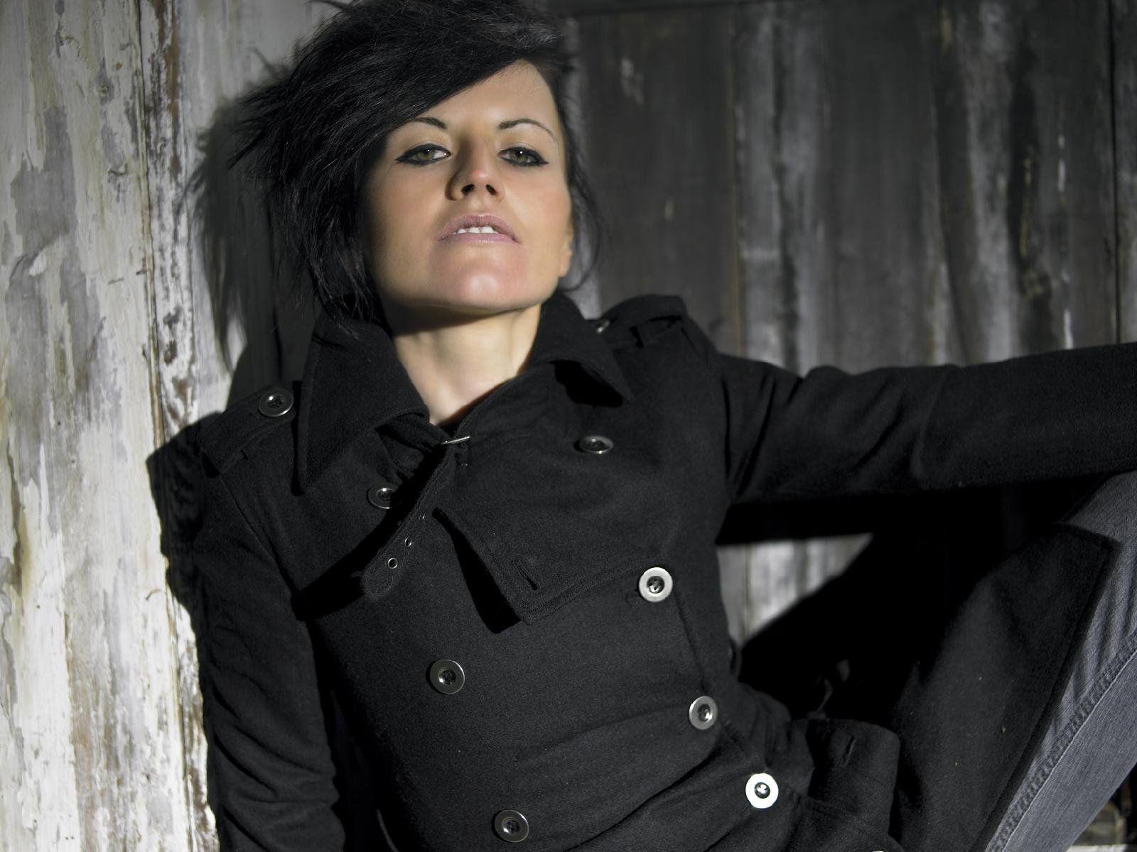 Dolores O' Riordan Wallpapers