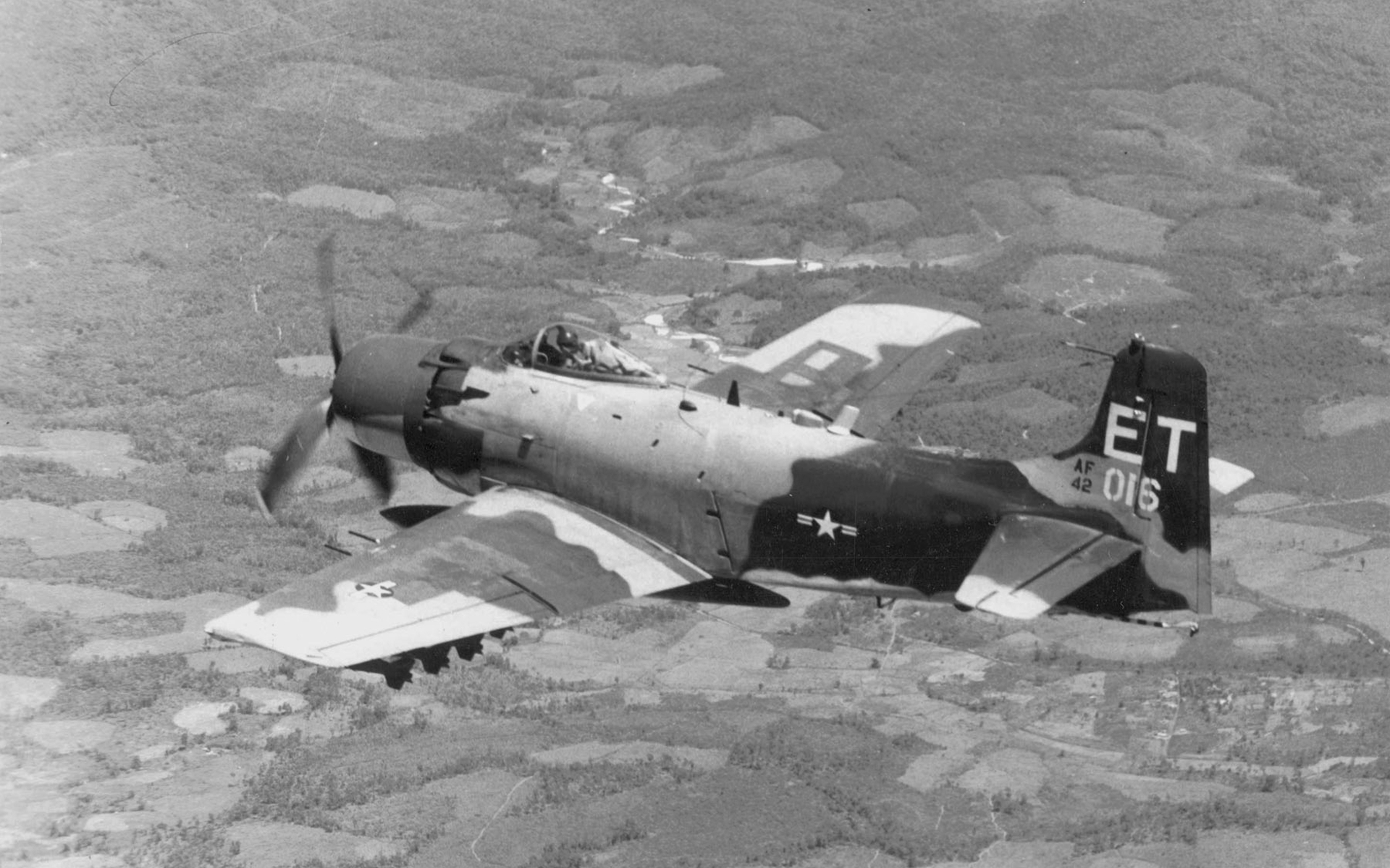 Douglas A-1 Skyraider Wallpapers