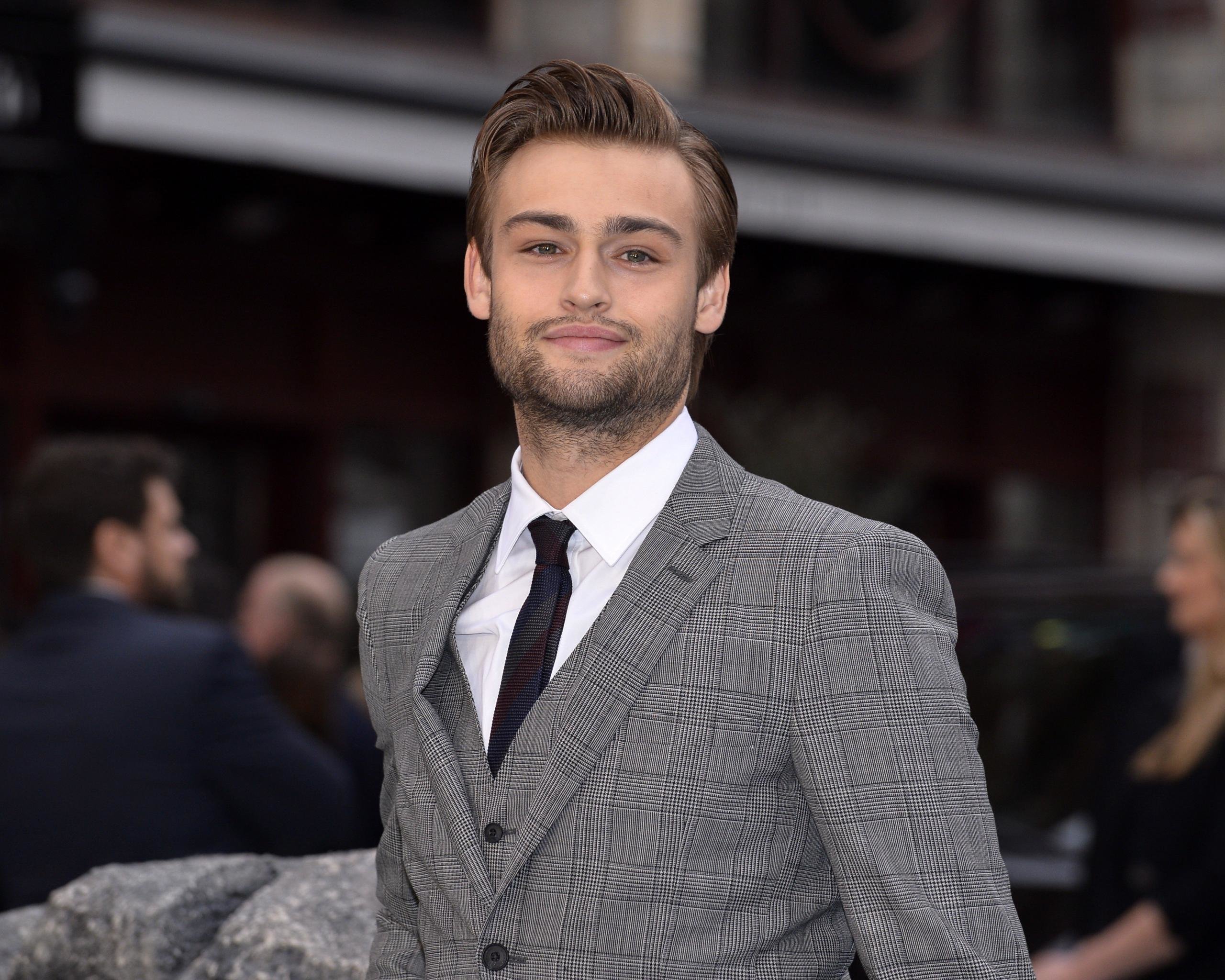 Douglas Booth Wallpapers