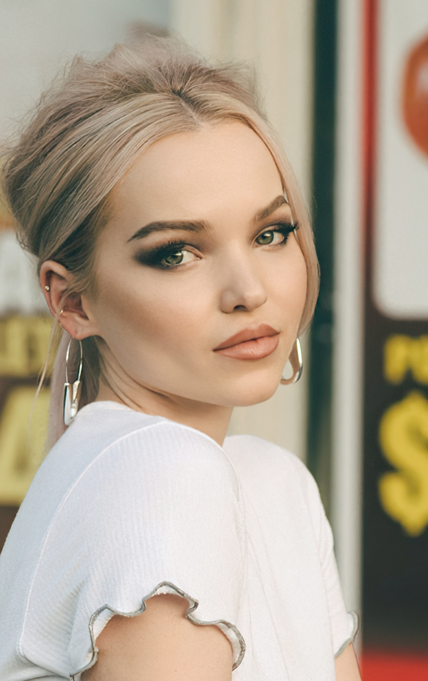 Dove Cameron Face Wallpapers