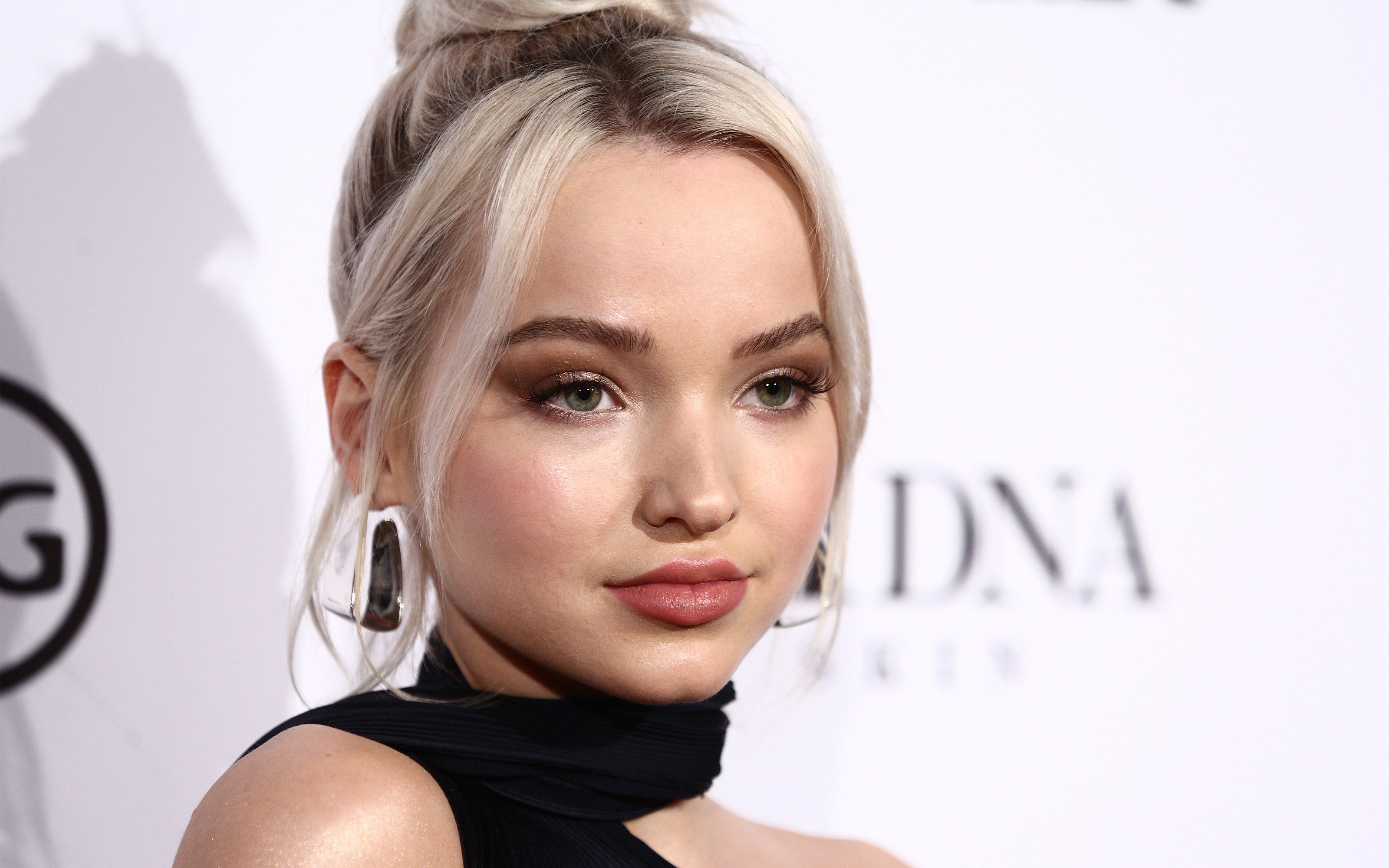 Dove Cameron Makeup 2021 Wallpapers