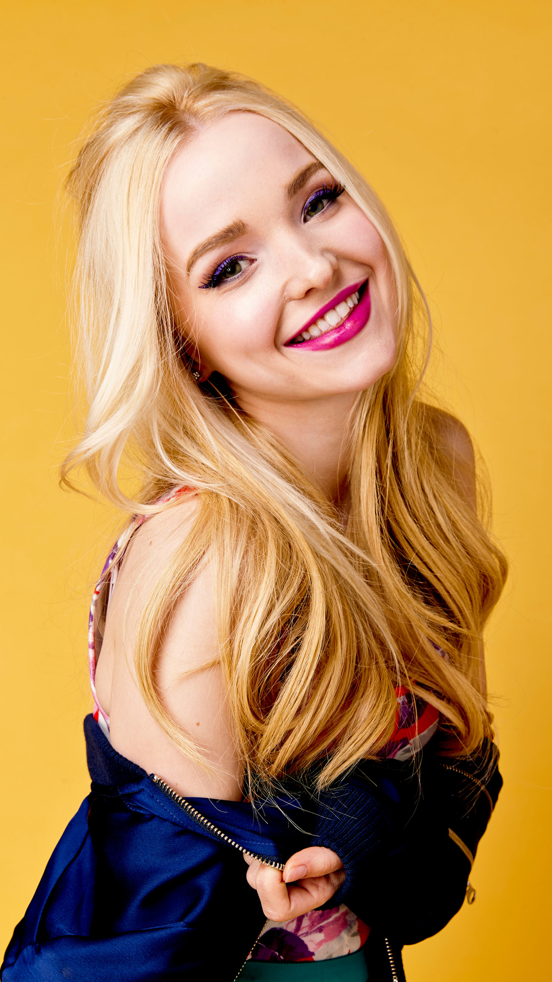 Dove Cameron Smile Wallpapers