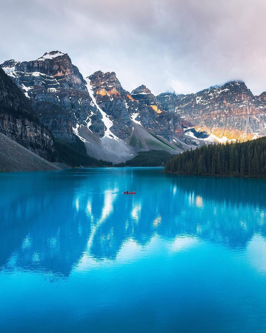 Dramatic Mountain Reflection Over Lake Wallpapers