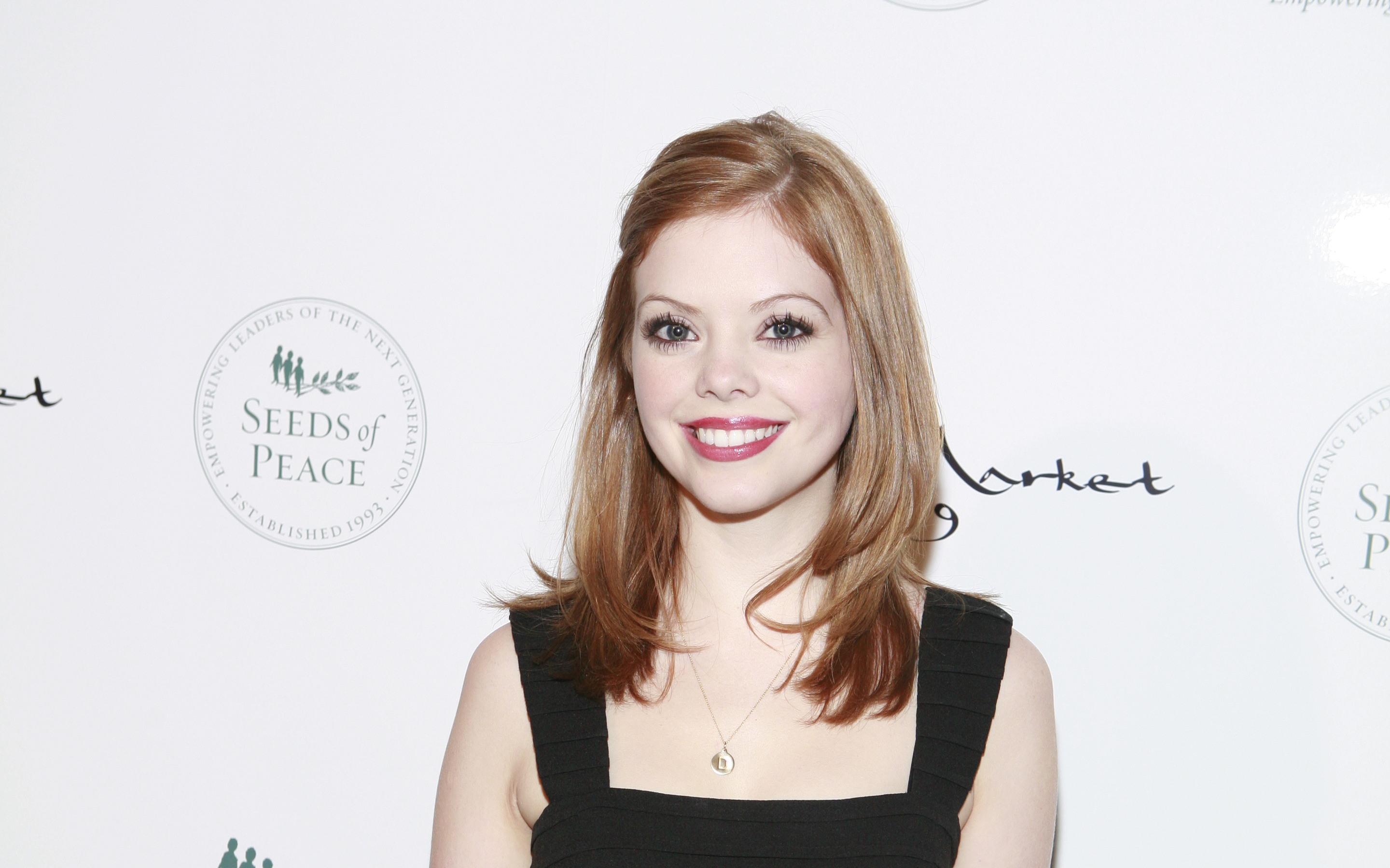 Dreama Walker Wallpapers