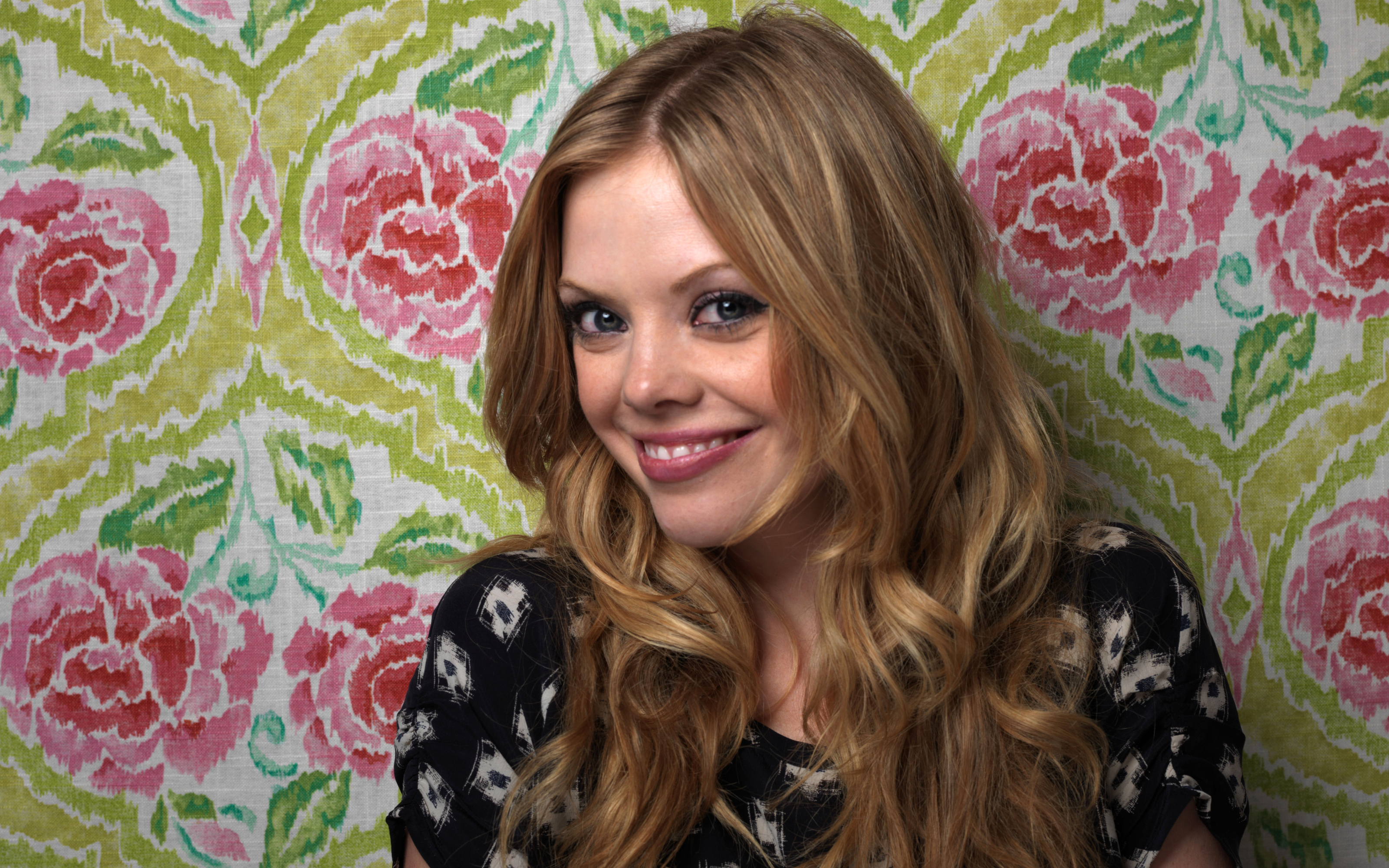 Dreama Walker Wallpapers