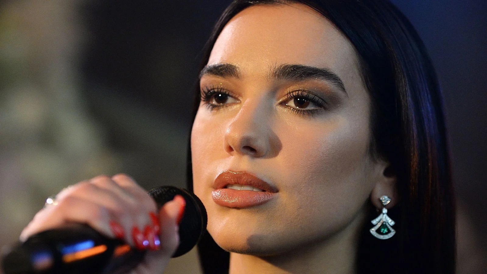 Dua Lipa Hot Wallpapers