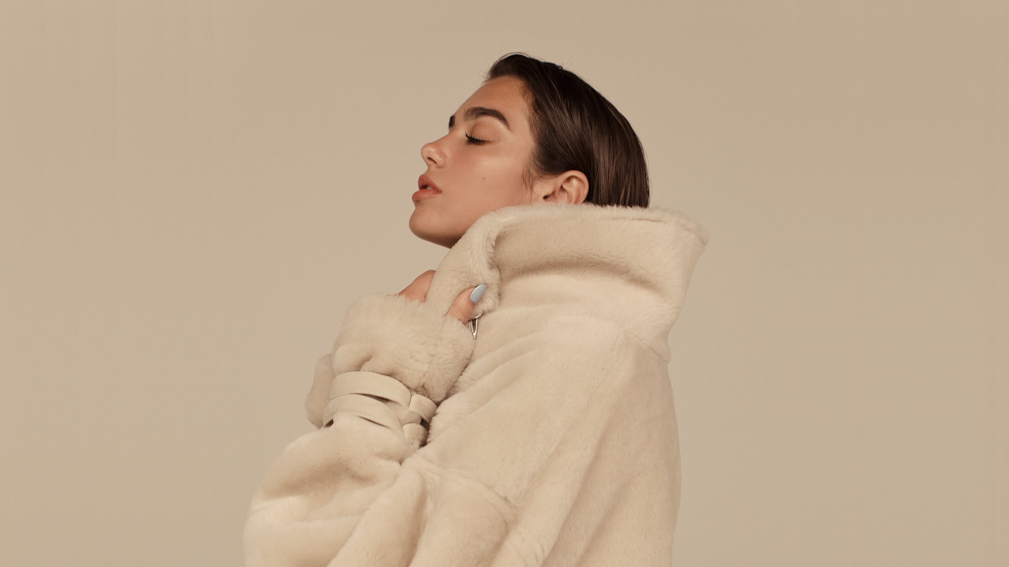 Dua Lipa Pizza Photoshoot Wallpapers