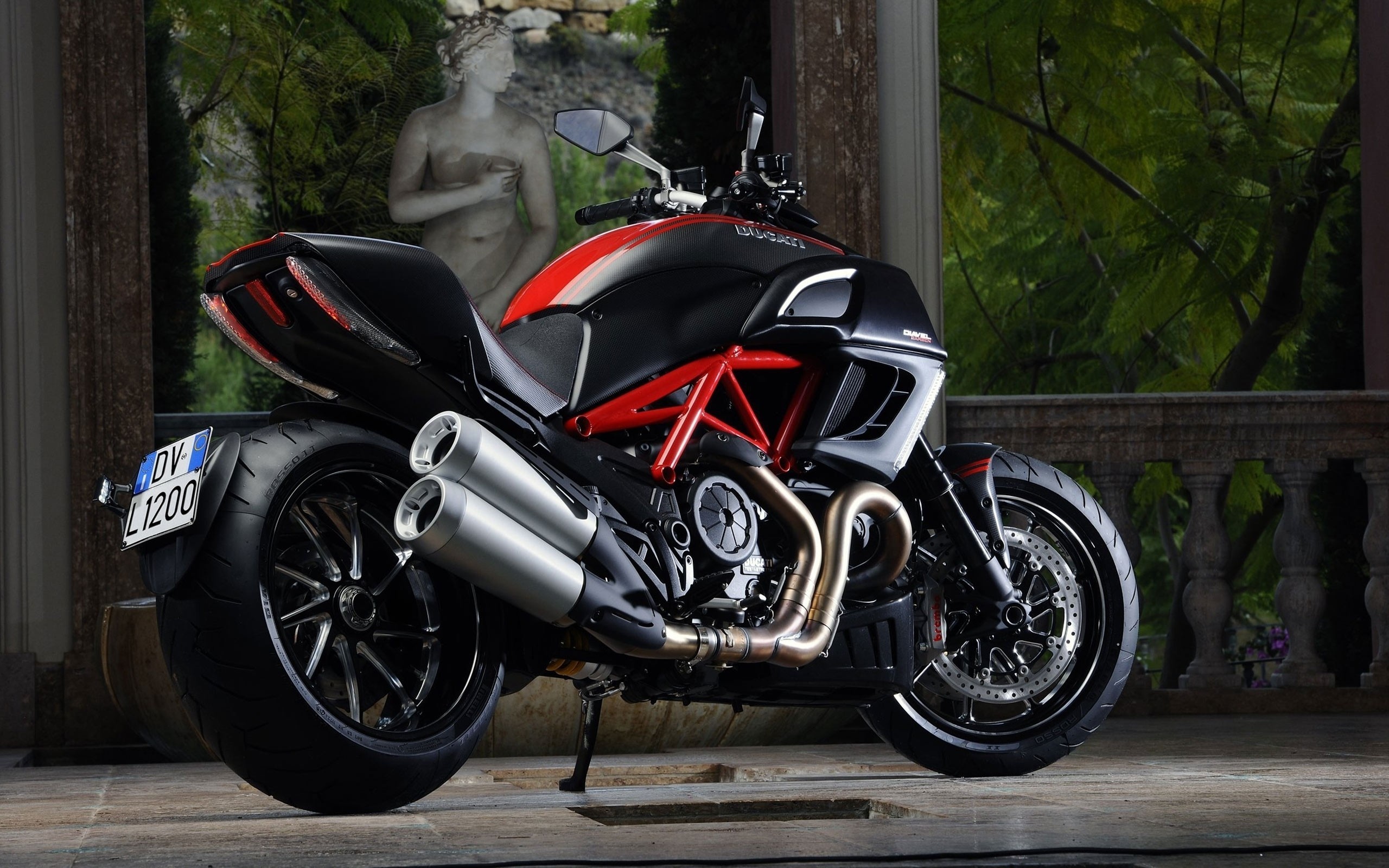 Ducati Diavel Wallpapers