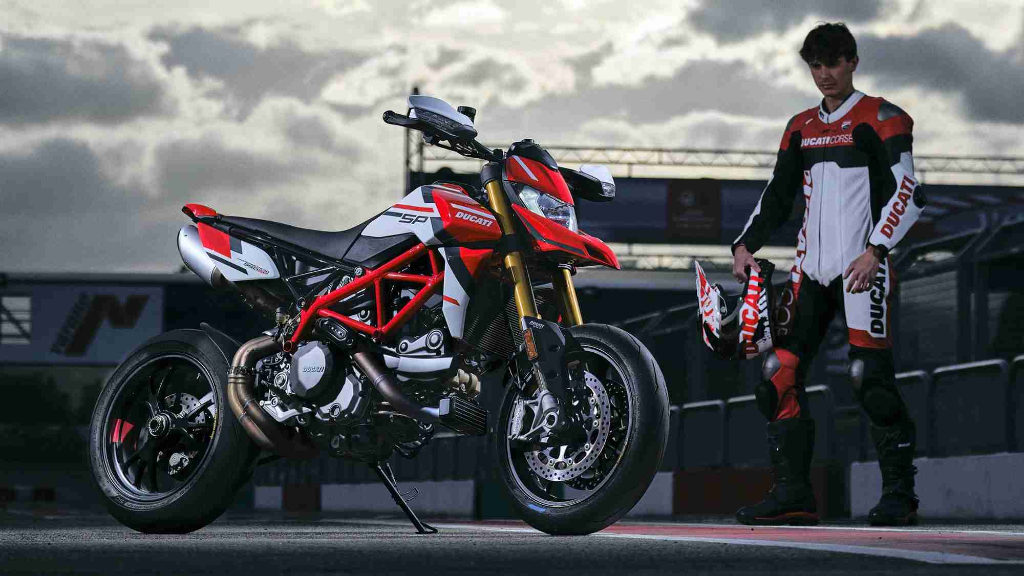 Ducati Hyperstrada Wallpapers