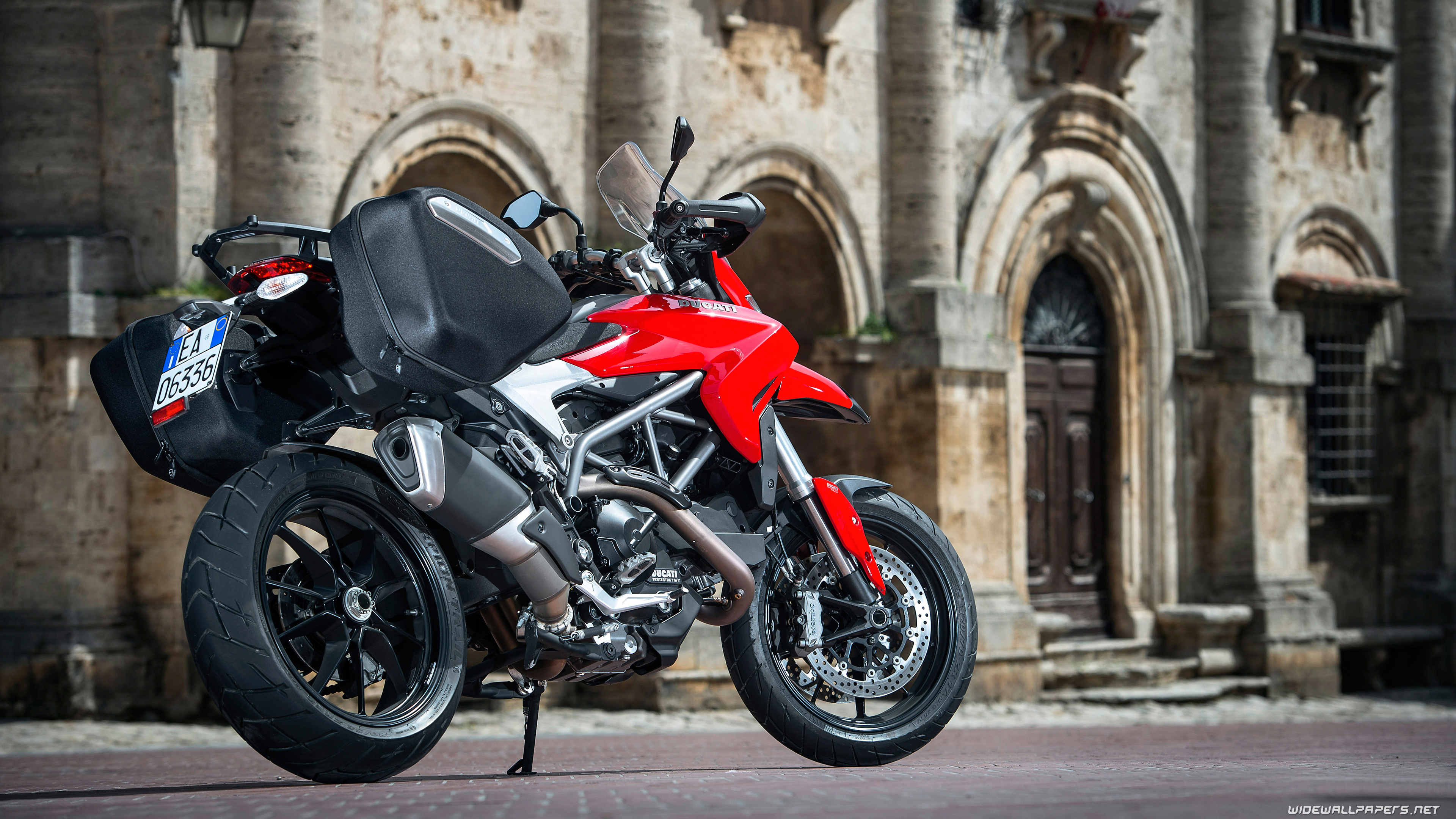 Ducati Hyperstrada Wallpapers