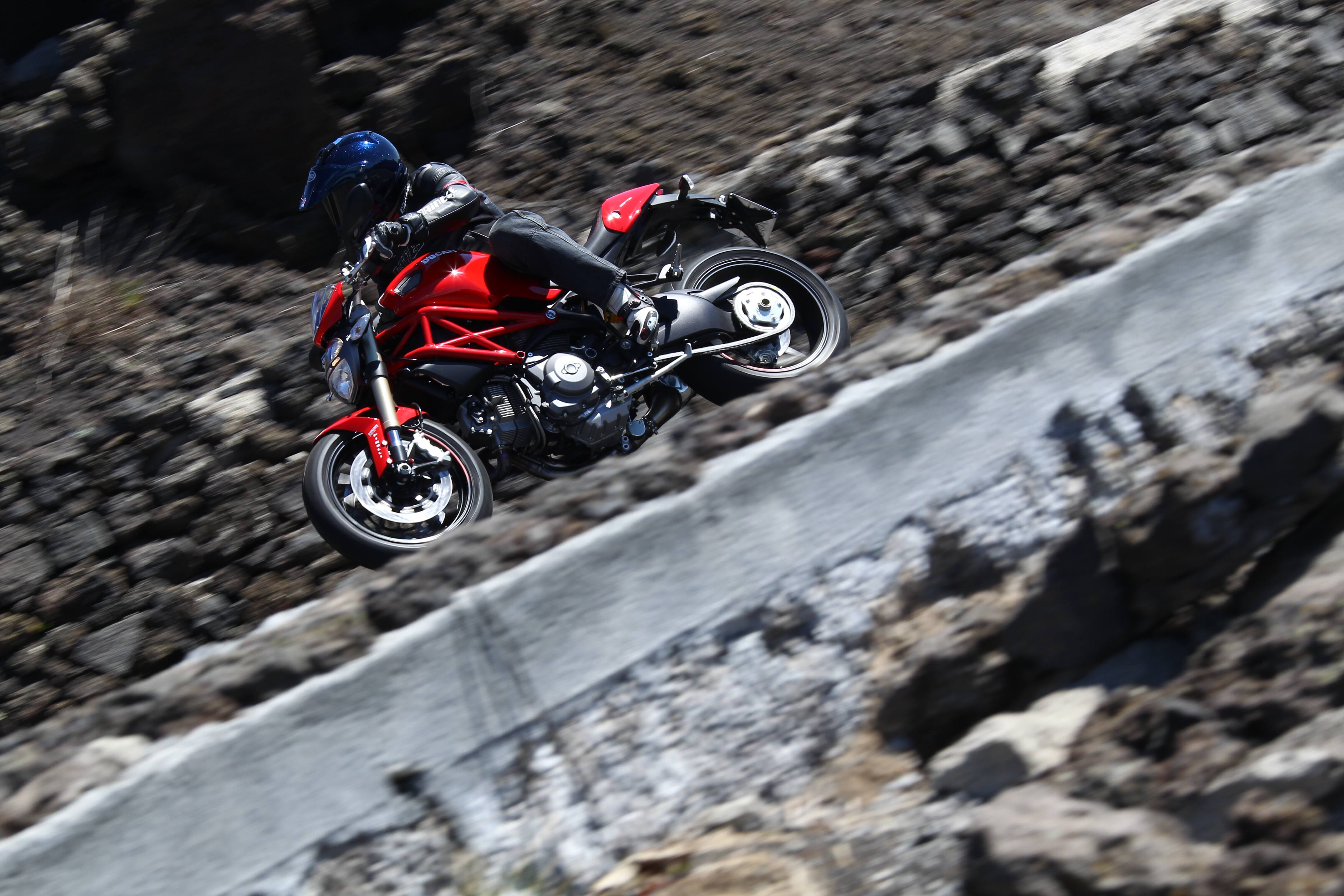 Ducati Monster 1100 Evo Wallpapers