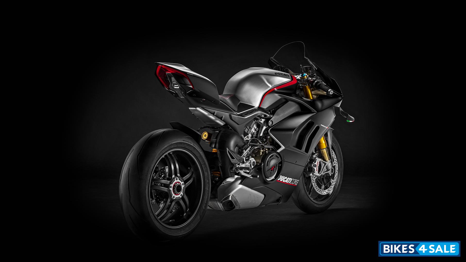 Ducati Panigale V4 Black Wallpapers