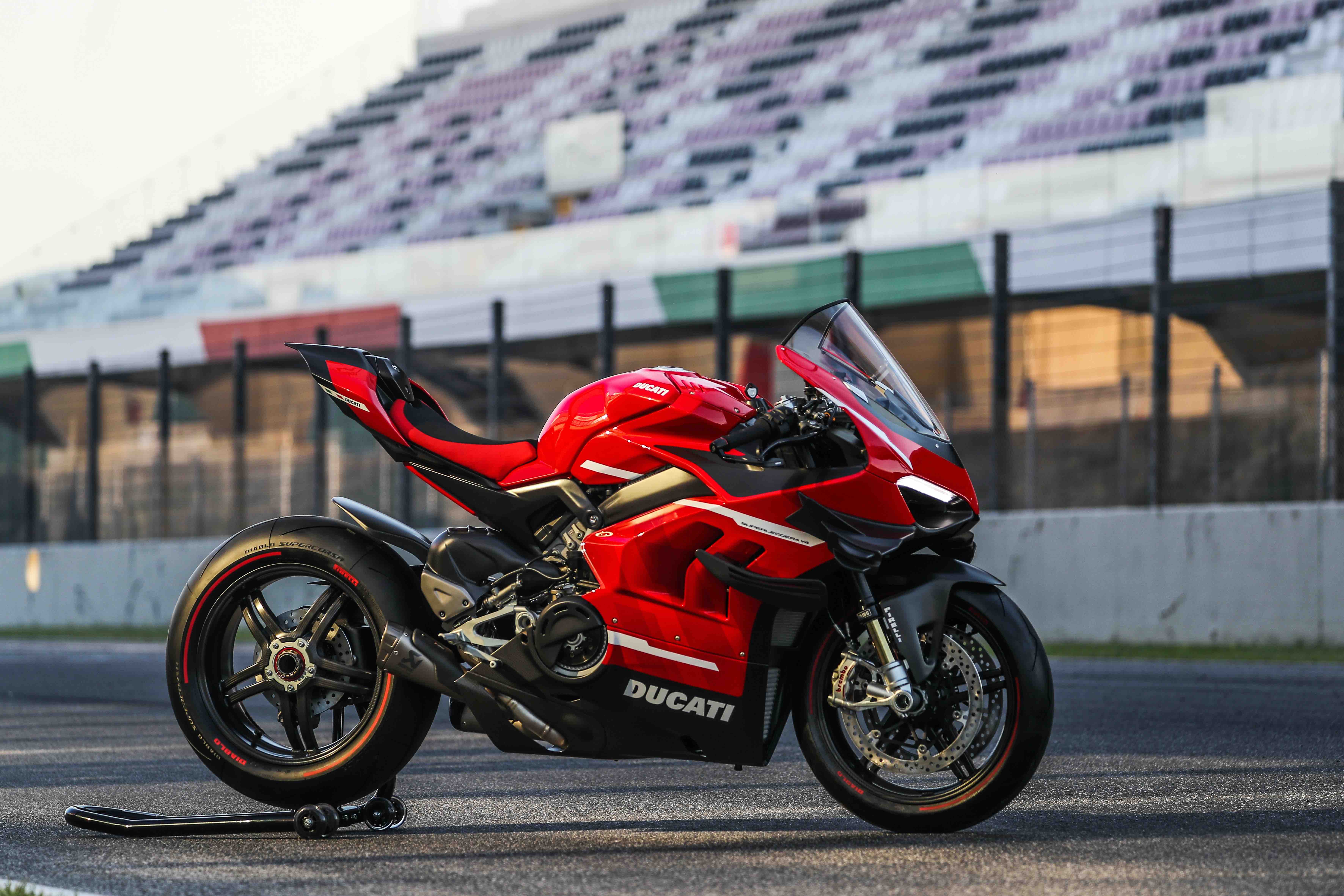 Ducati Panigale V4 Wallpapers