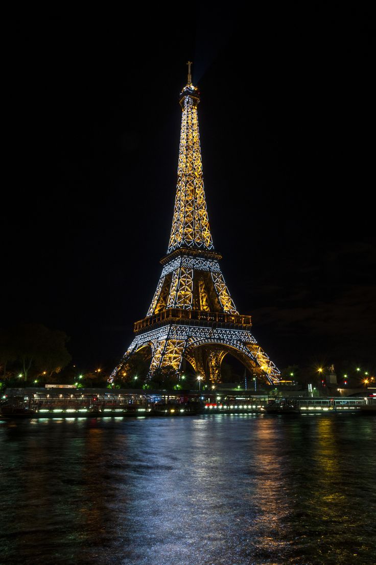 Eiffel Tower Light Show At Night Wallpapers