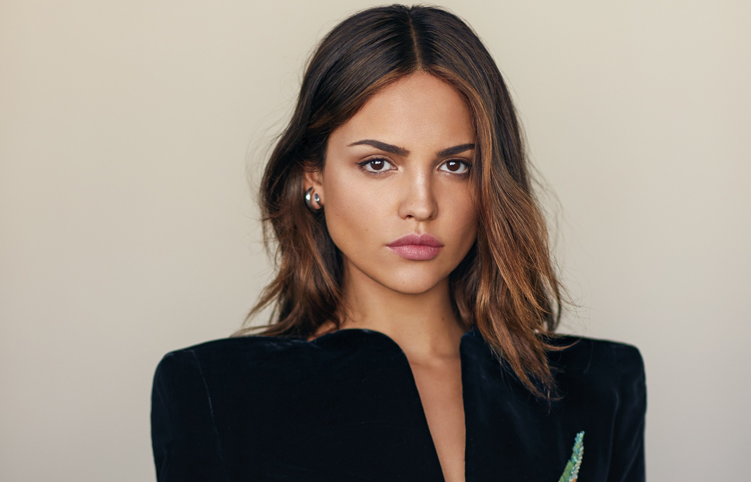 Eiza Gonzalez Face Wallpapers