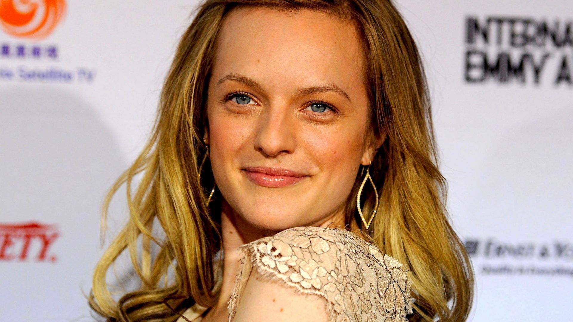 Elisabeth Moss 2020 Wallpapers