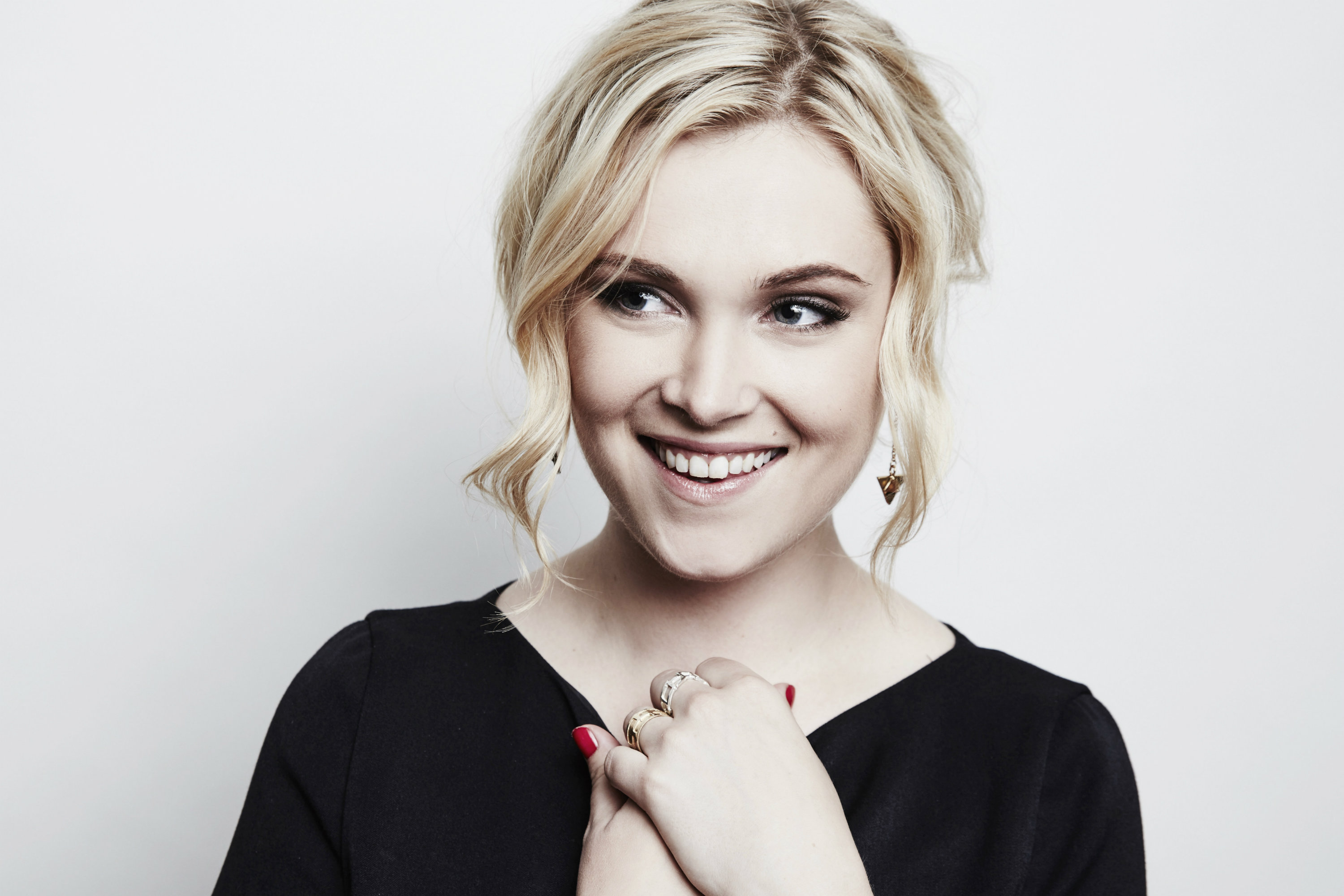 Eliza Taylor Actress Wallpapers