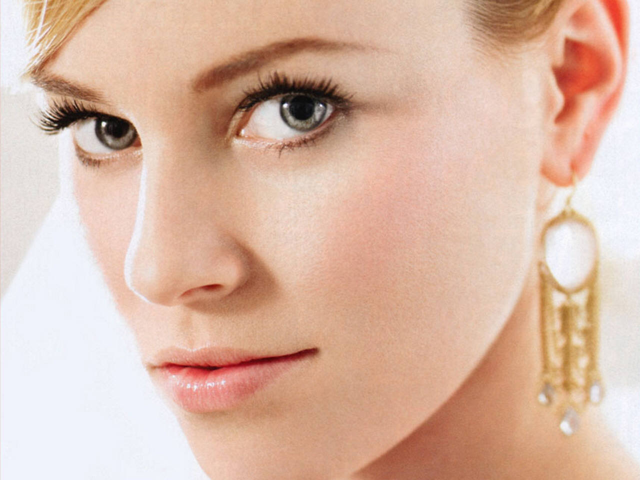 Elizabeth Banks Wallpapers